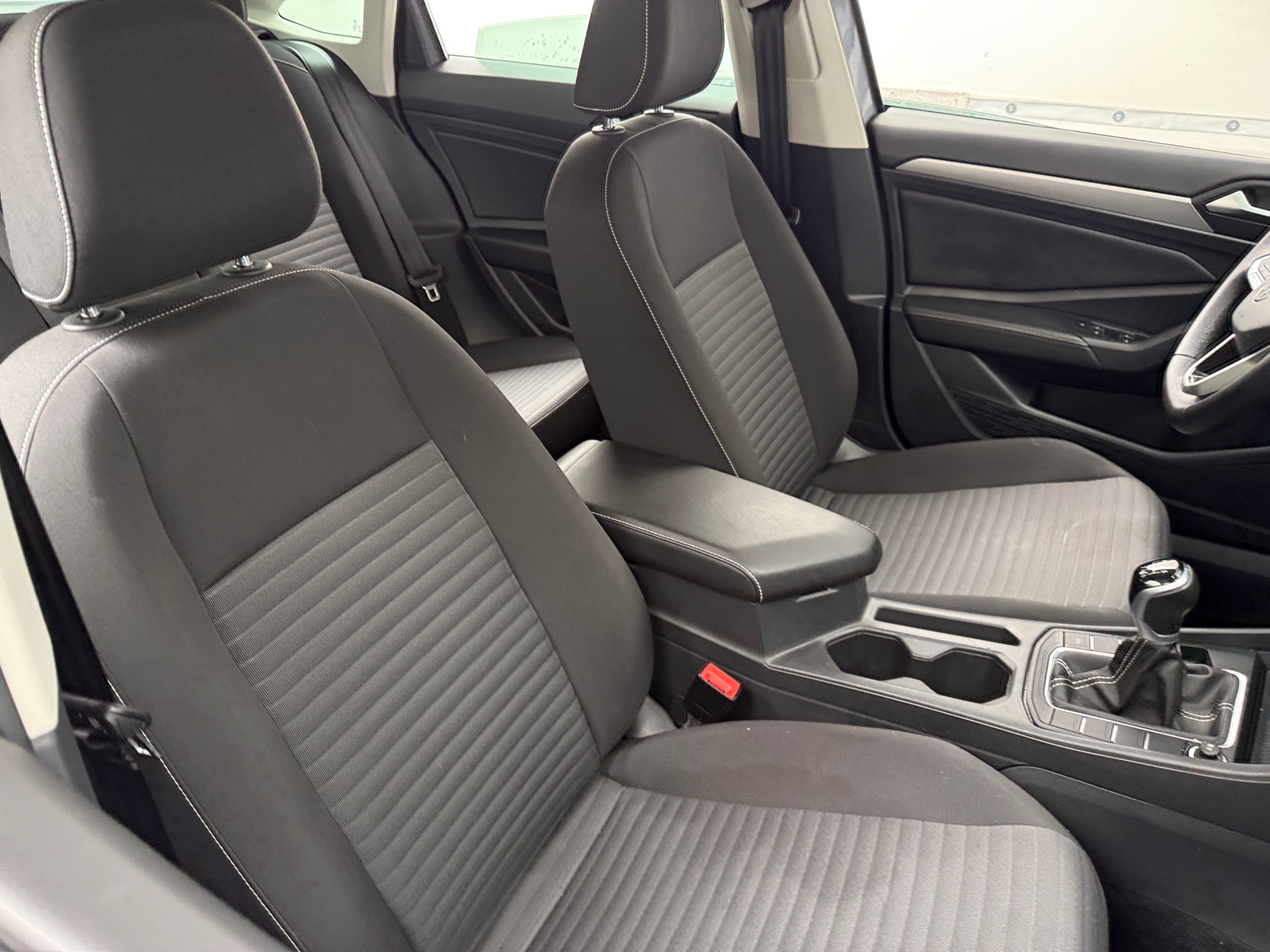 Thumbnail: 2022 Volkswagen Jetta - 2