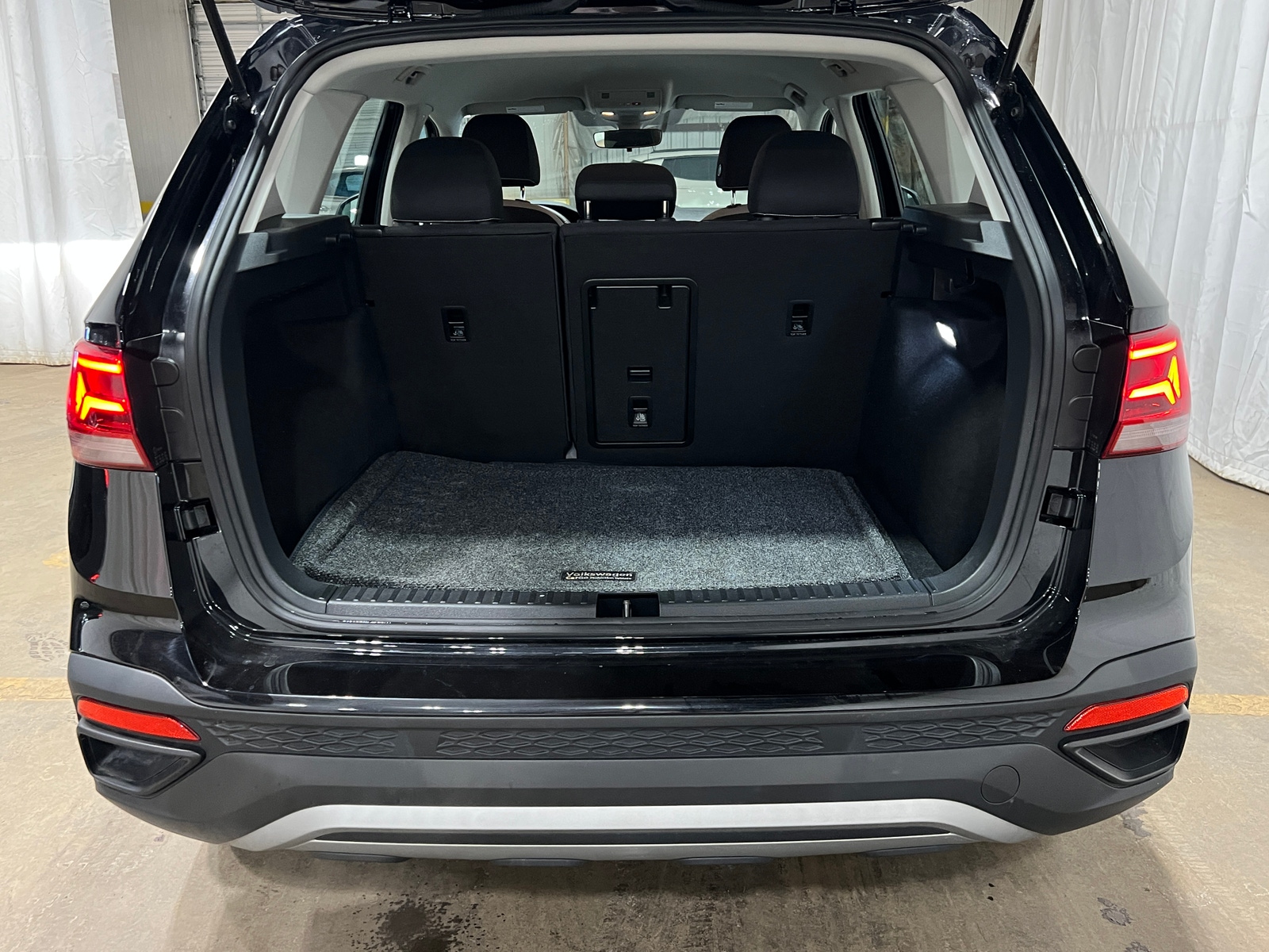 Thumbnail: 2024 Volkswagen Taos - 7