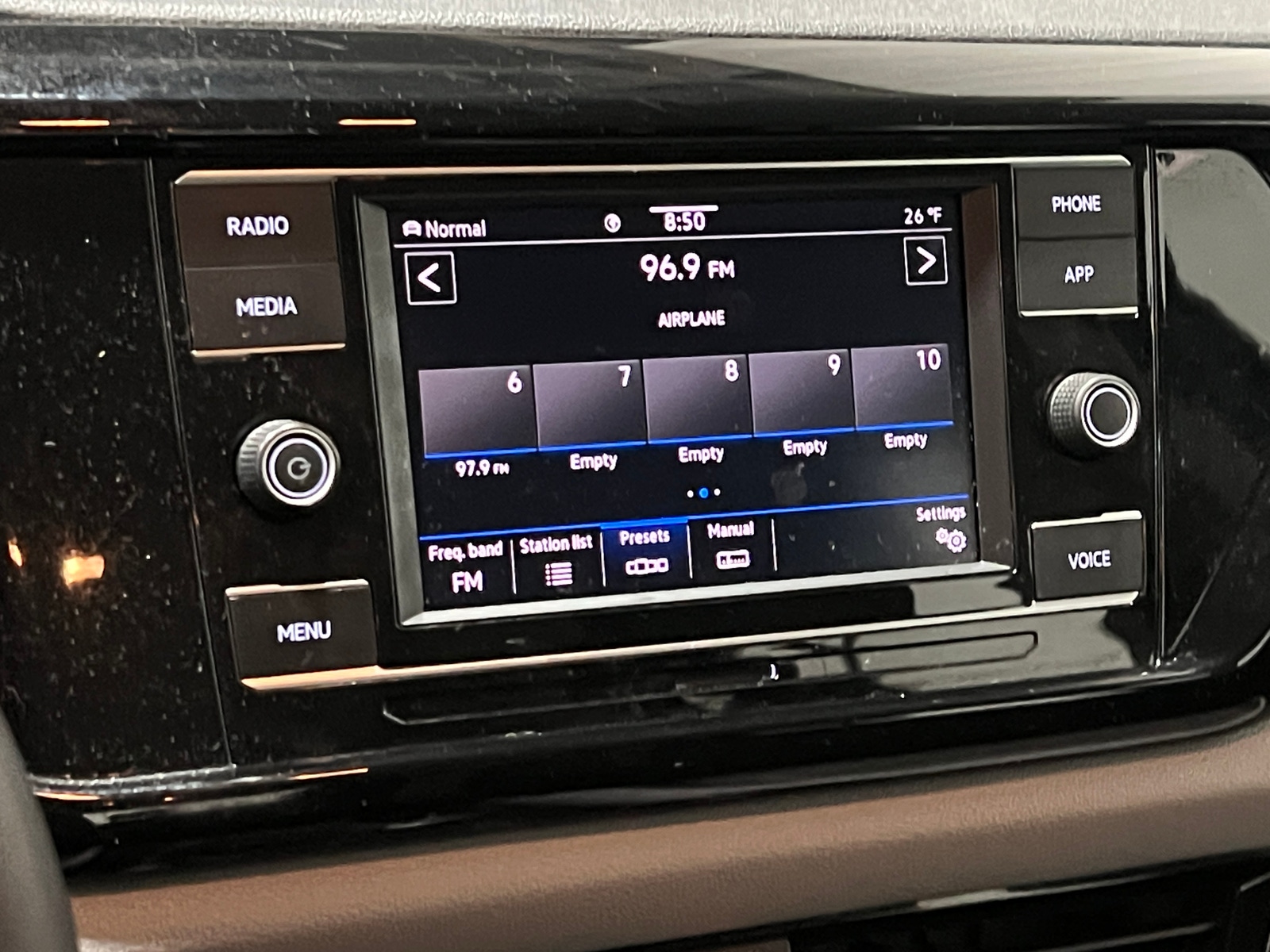 Thumbnail: 2024 Volkswagen Taos - 4