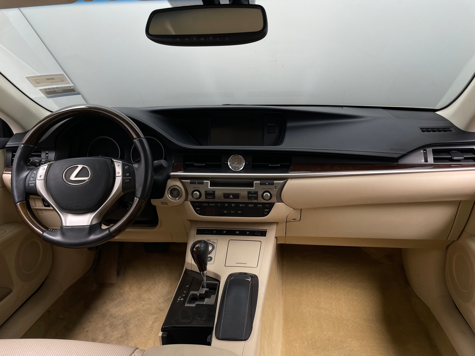 Thumbnail: 2014 Lexus ES - 2