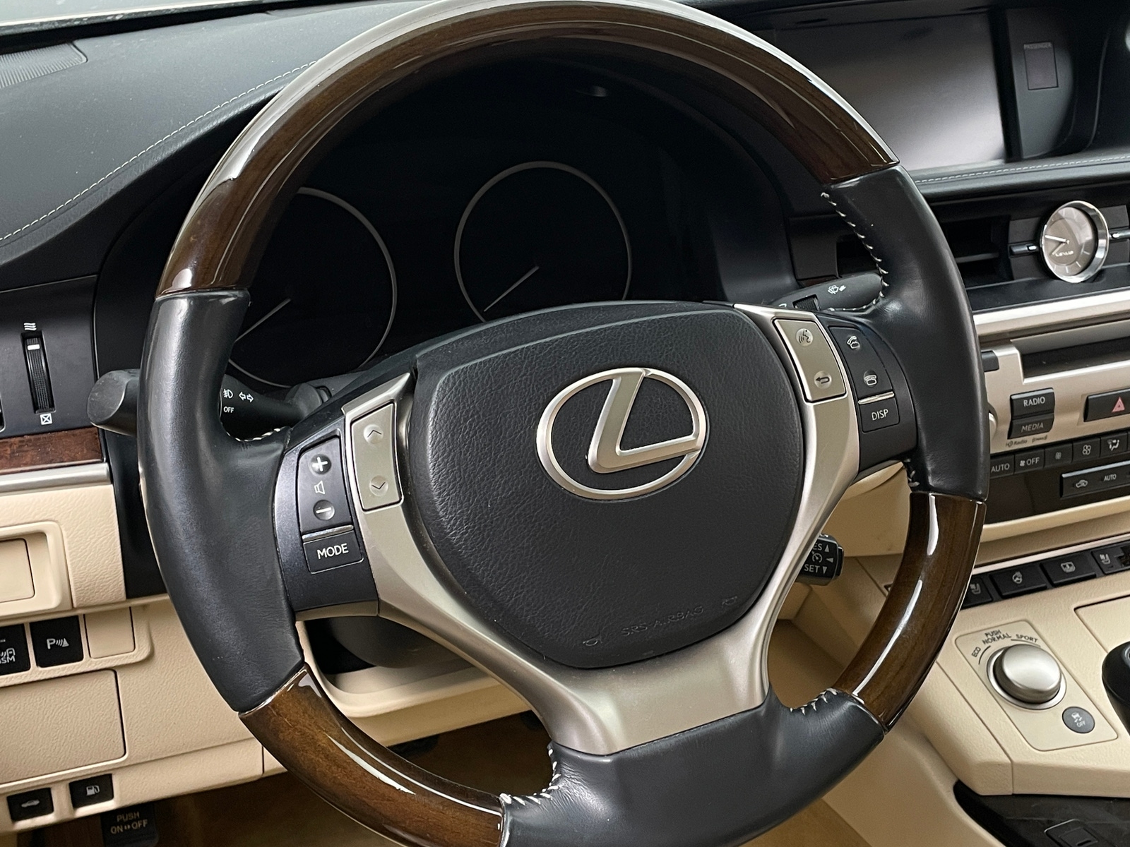 Thumbnail: 2014 Lexus ES - 4