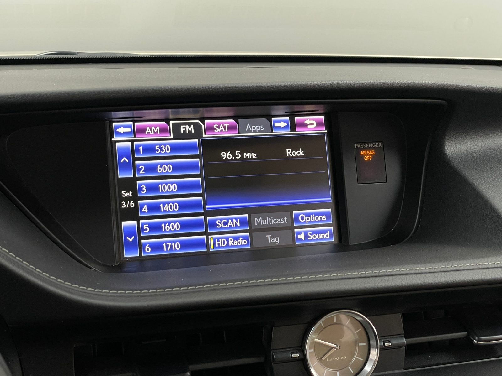 Thumbnail: 2014 Lexus ES - 3