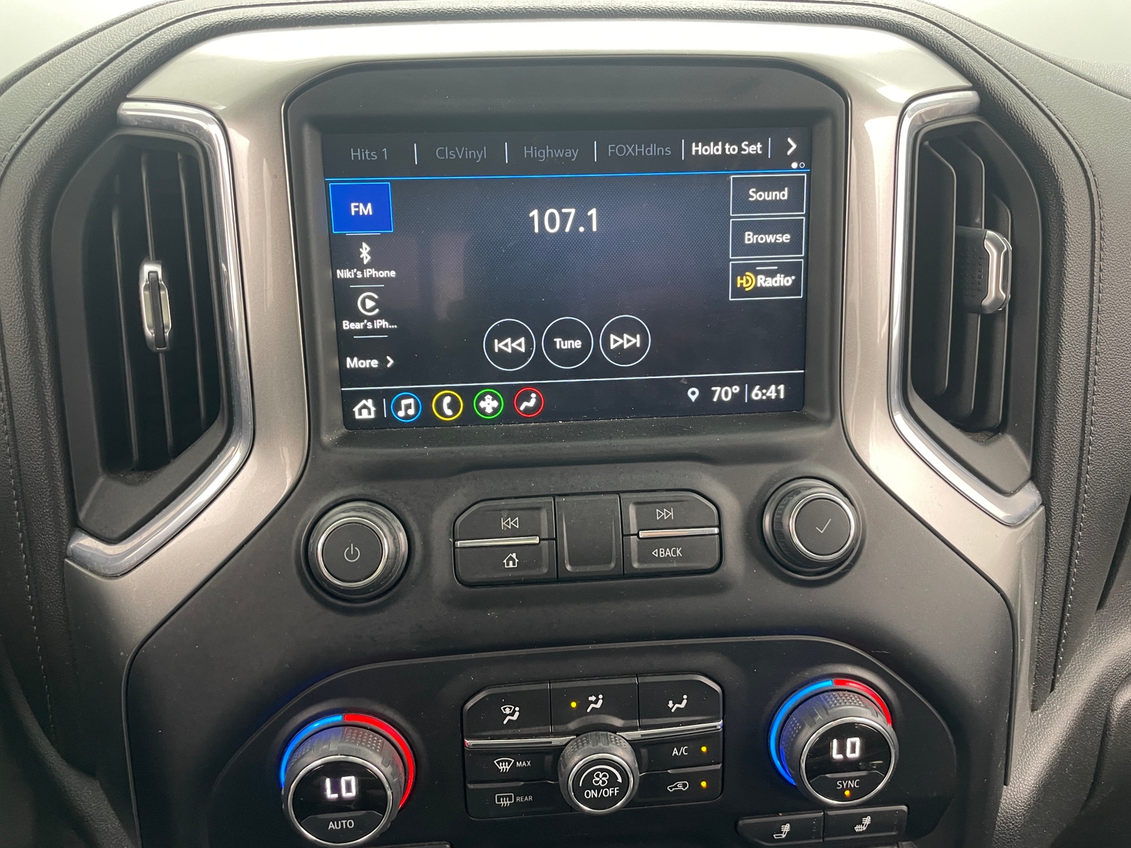 Thumbnail: 2021 Chevrolet Silverado 1500 - 4