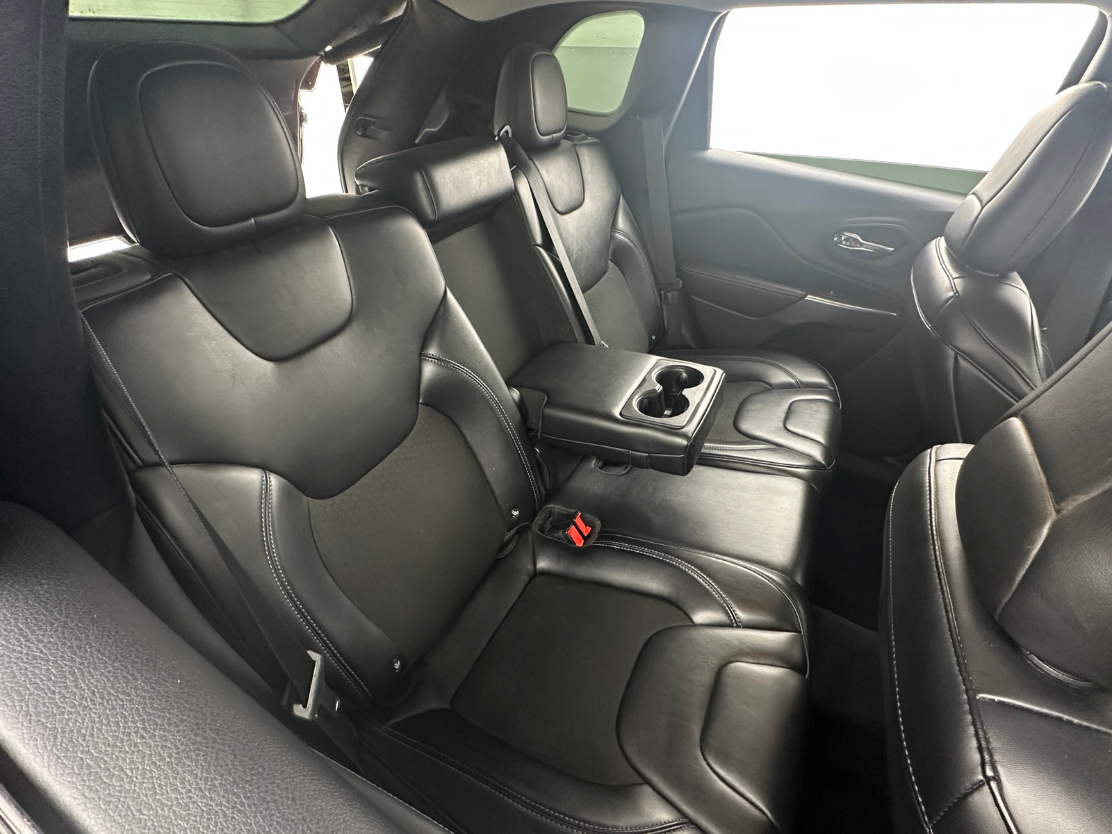 Thumbnail: 2019 Jeep Cherokee - 5