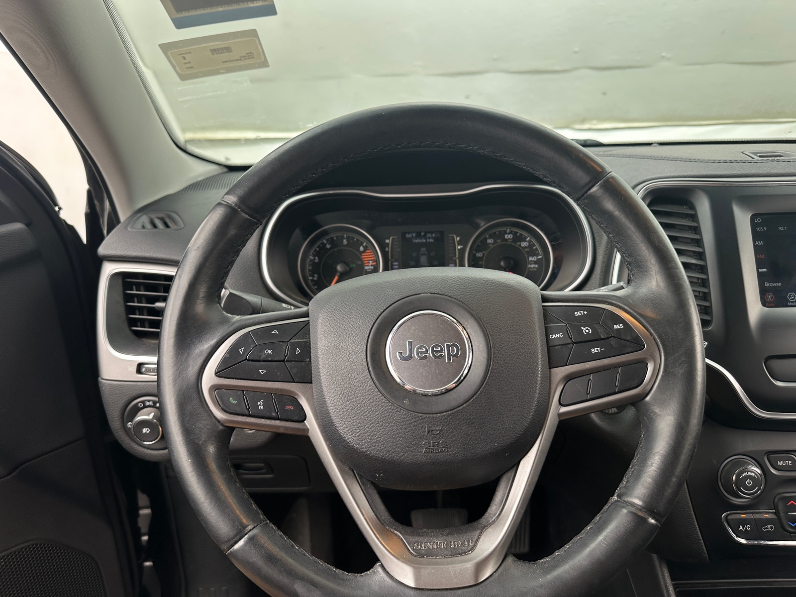 Thumbnail: 2019 Jeep Cherokee - 4