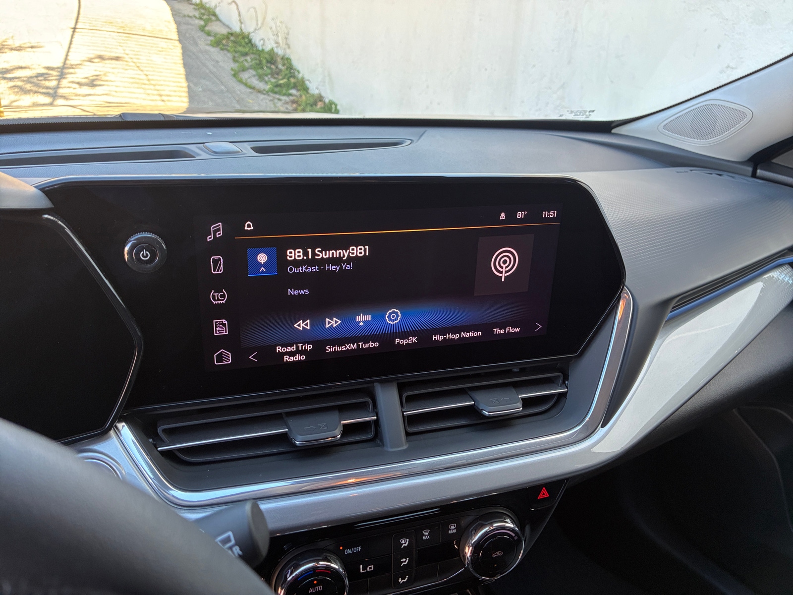 Thumbnail: 2025 Chevrolet Trax - 4