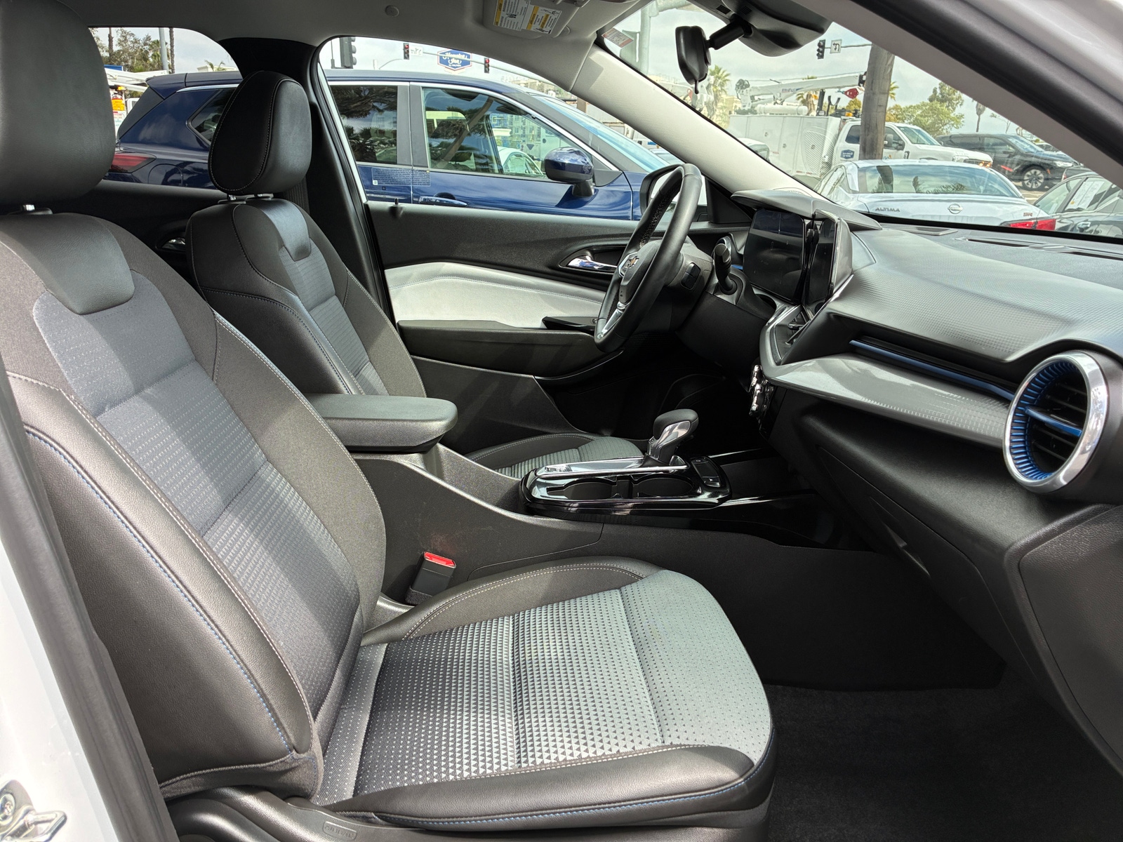 Thumbnail: 2025 Chevrolet Trax - 2