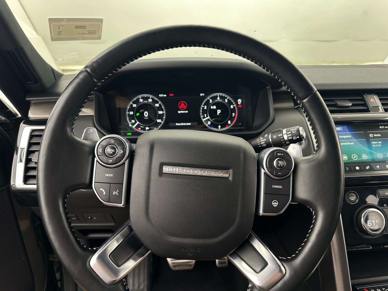 Thumbnail: 2018 Land Rover Discovery - 4