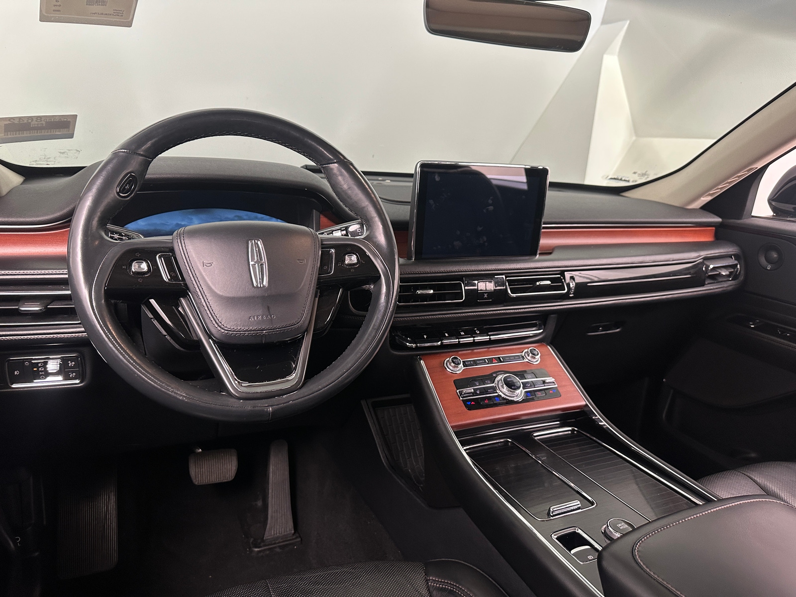 Thumbnail: 2020 Lincoln Aviator - 2