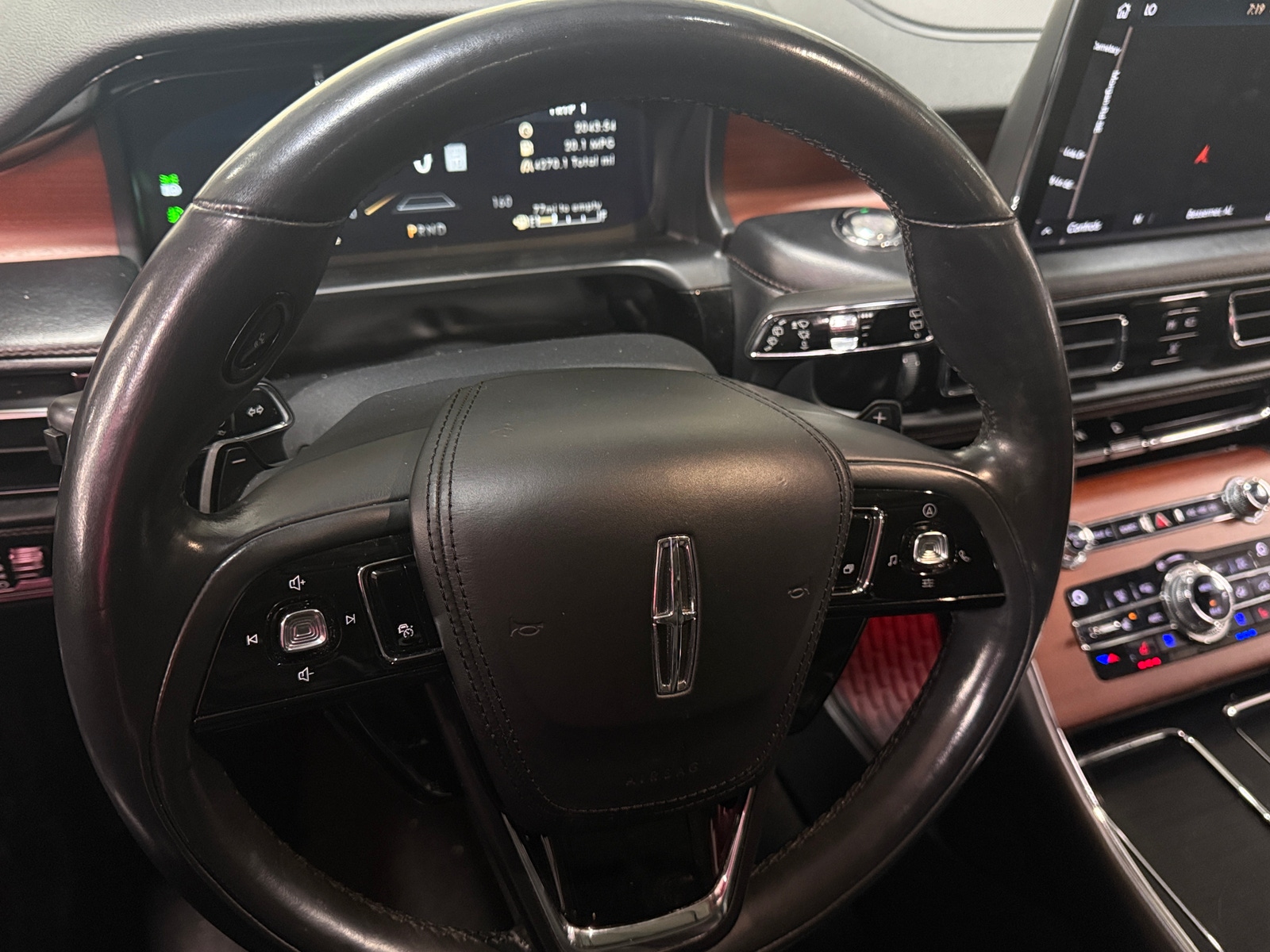 Thumbnail: 2020 Lincoln Aviator - 4