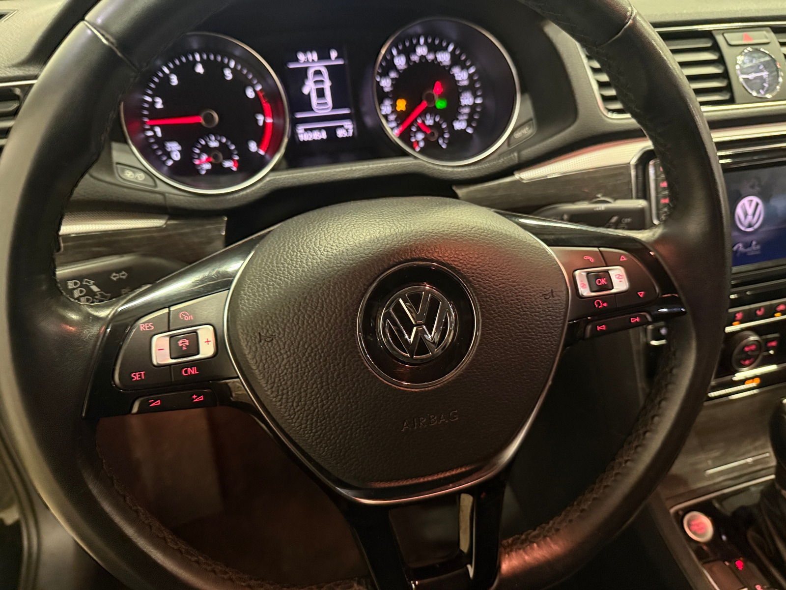 Thumbnail: 2016 Volkswagen Passat - 4