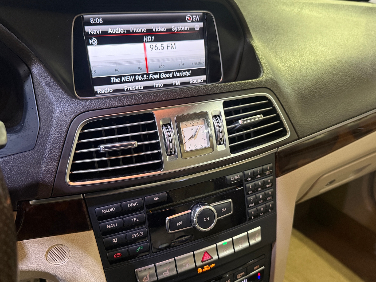 Thumbnail: 2014 Mercedes-Benz E-Class - 3