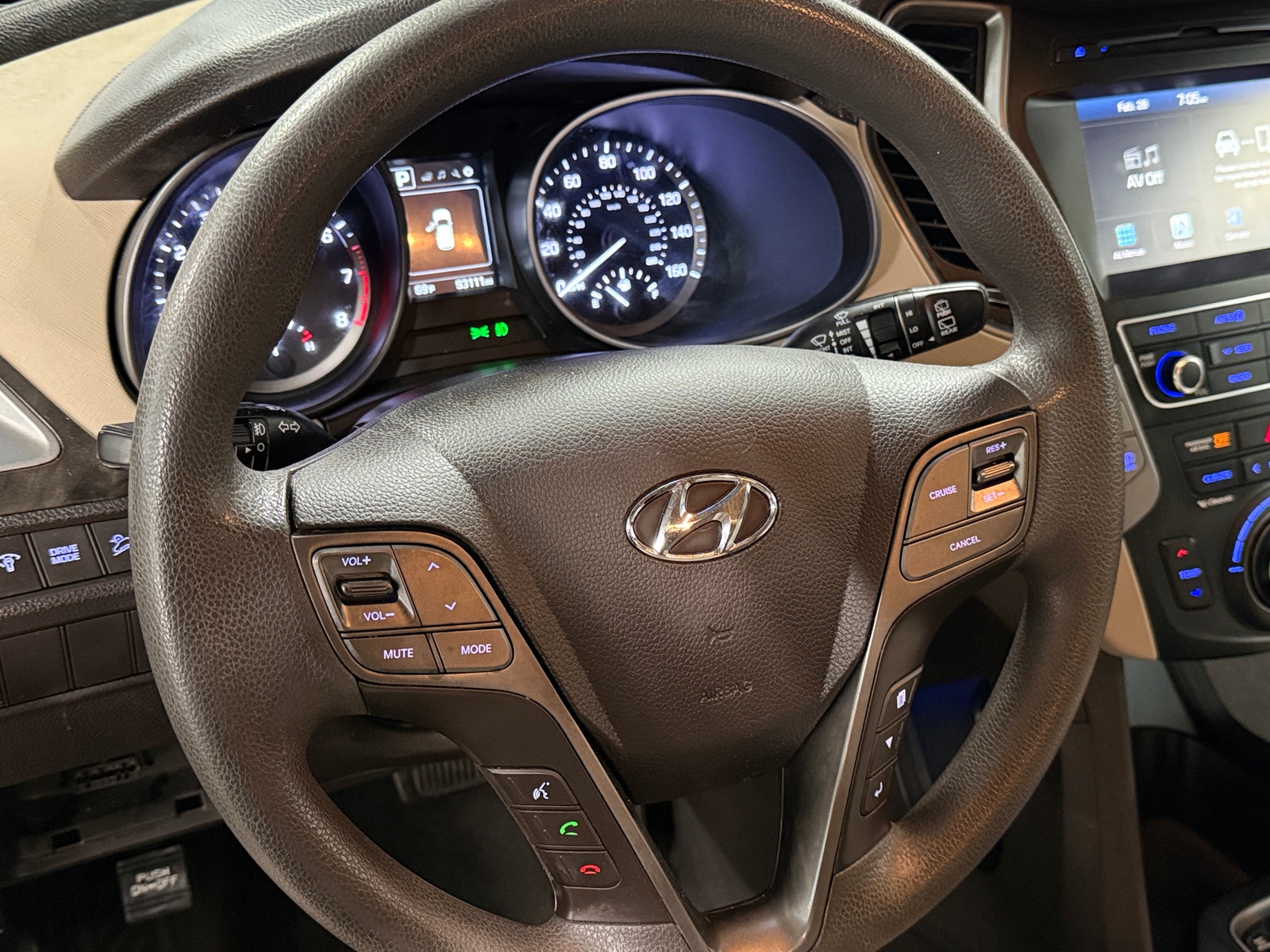 Thumbnail: 2017 Hyundai Santa Fe - 5