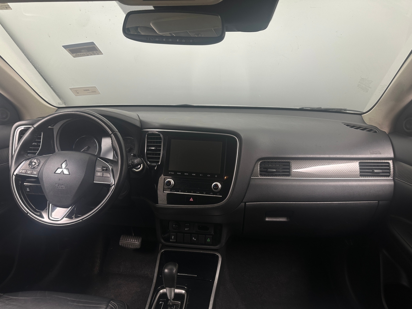 Thumbnail: 2020 Mitsubishi Outlander - 2