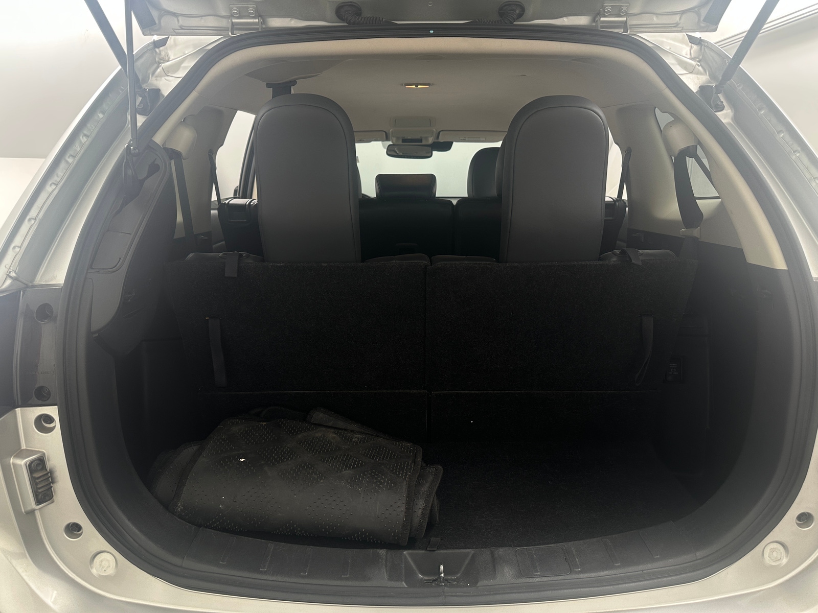 Thumbnail: 2020 Mitsubishi Outlander - 6