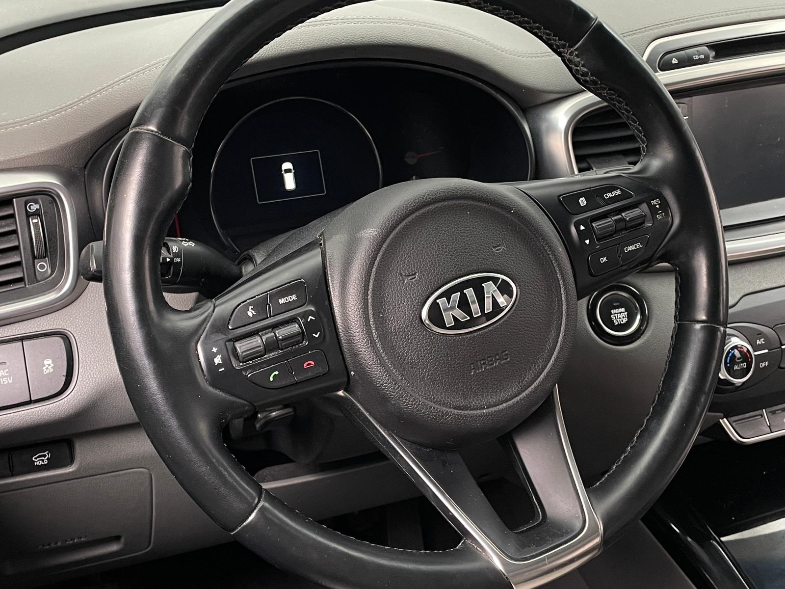 Thumbnail: 2018 Kia Sorento - 5