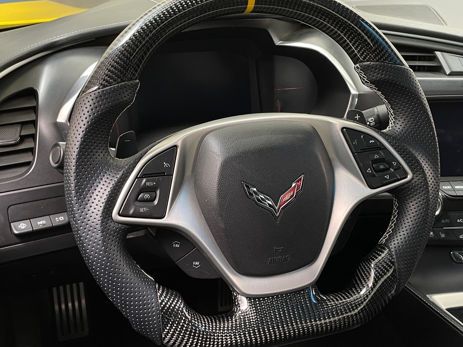 Thumbnail: 2014 Chevrolet Corvette - 3