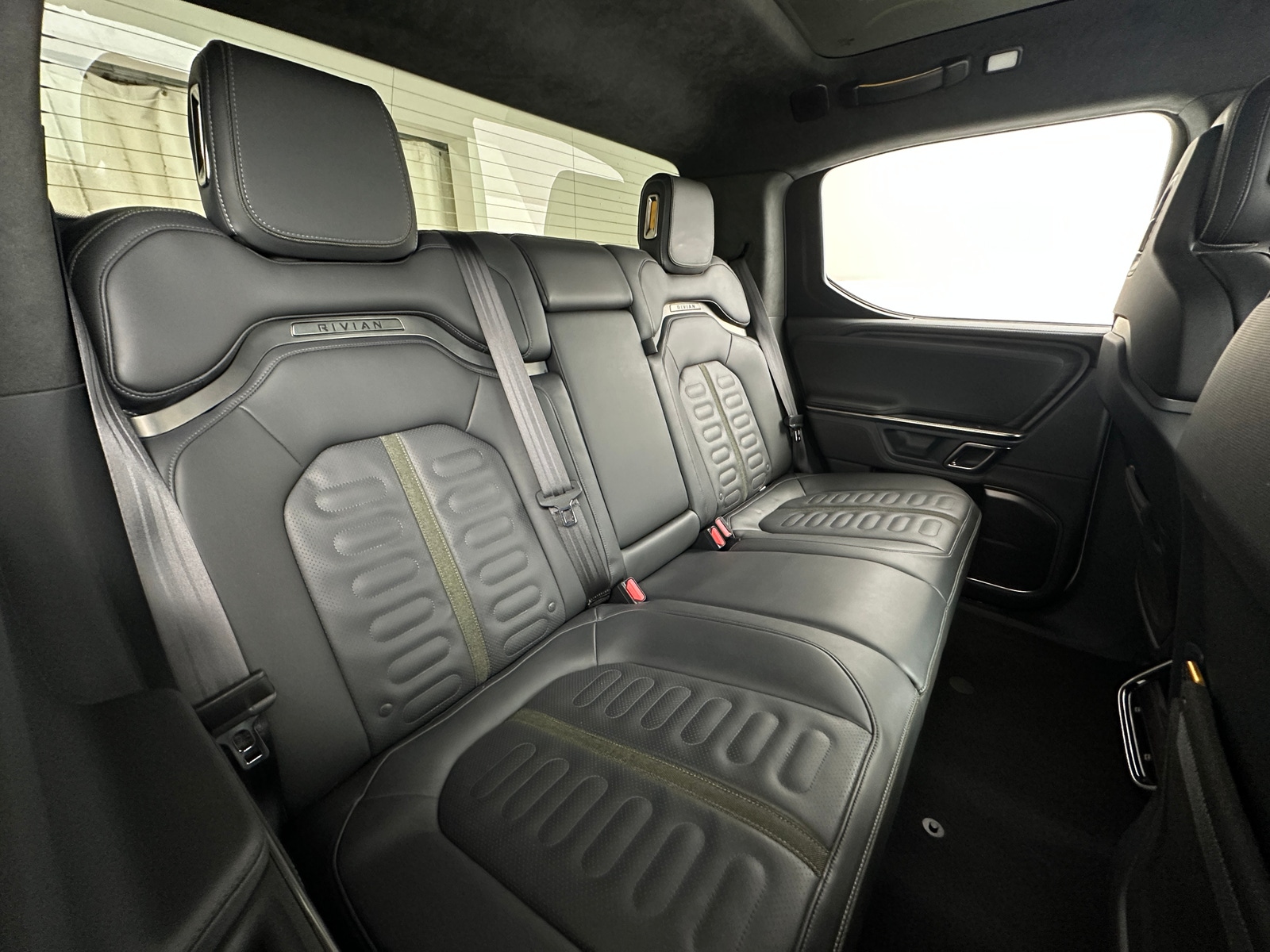 Thumbnail: 2022 Rivian R1T - 5