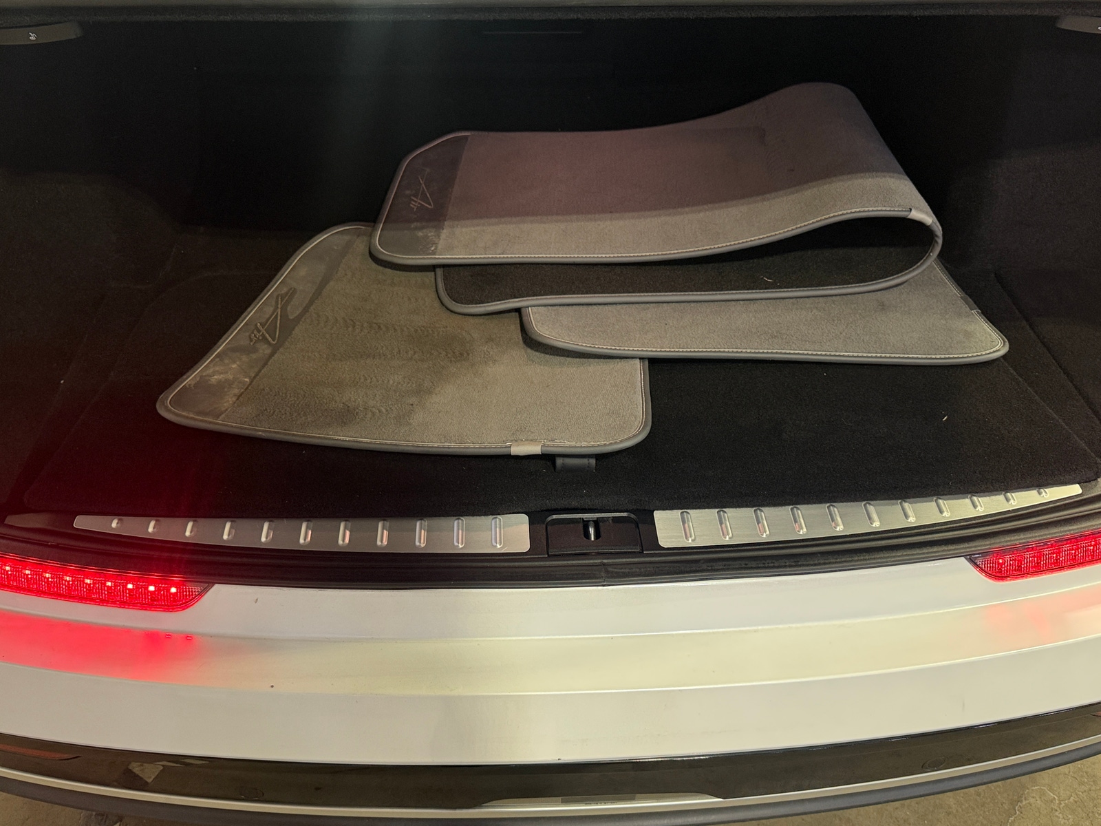 Thumbnail: 2022 Lucid Air - 6