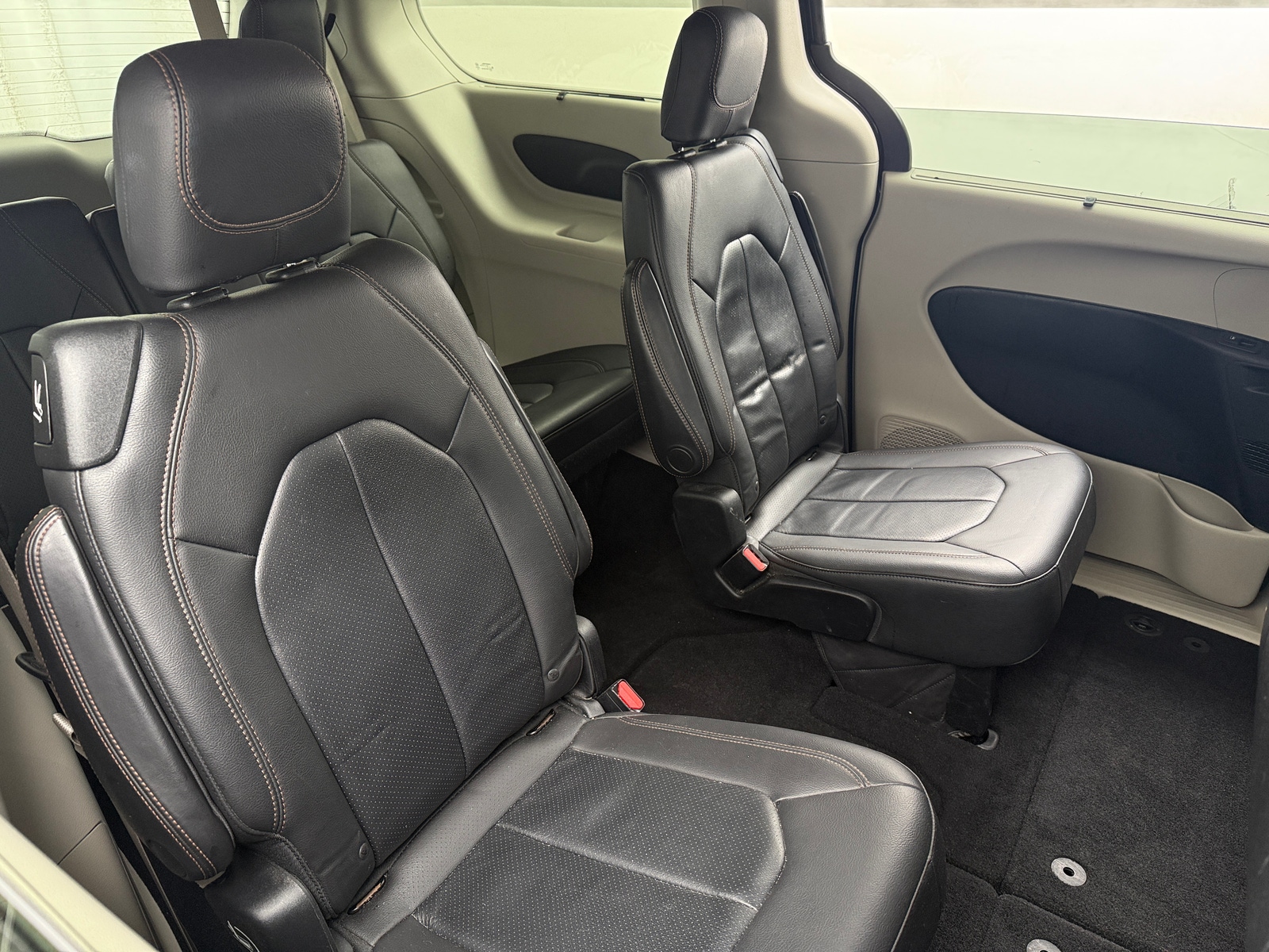 Thumbnail: 2018 Chrysler Pacifica - 5