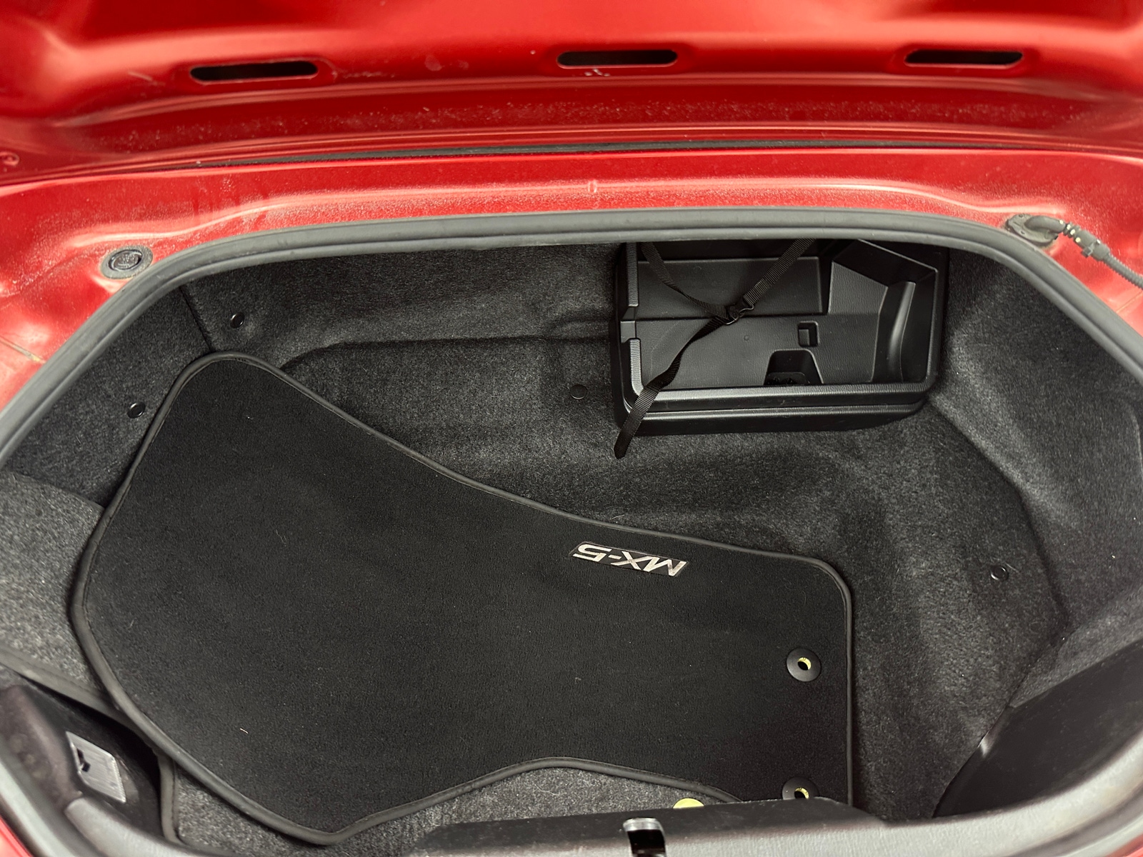 Thumbnail: 2017 Mazda MX-5 Miata - 5