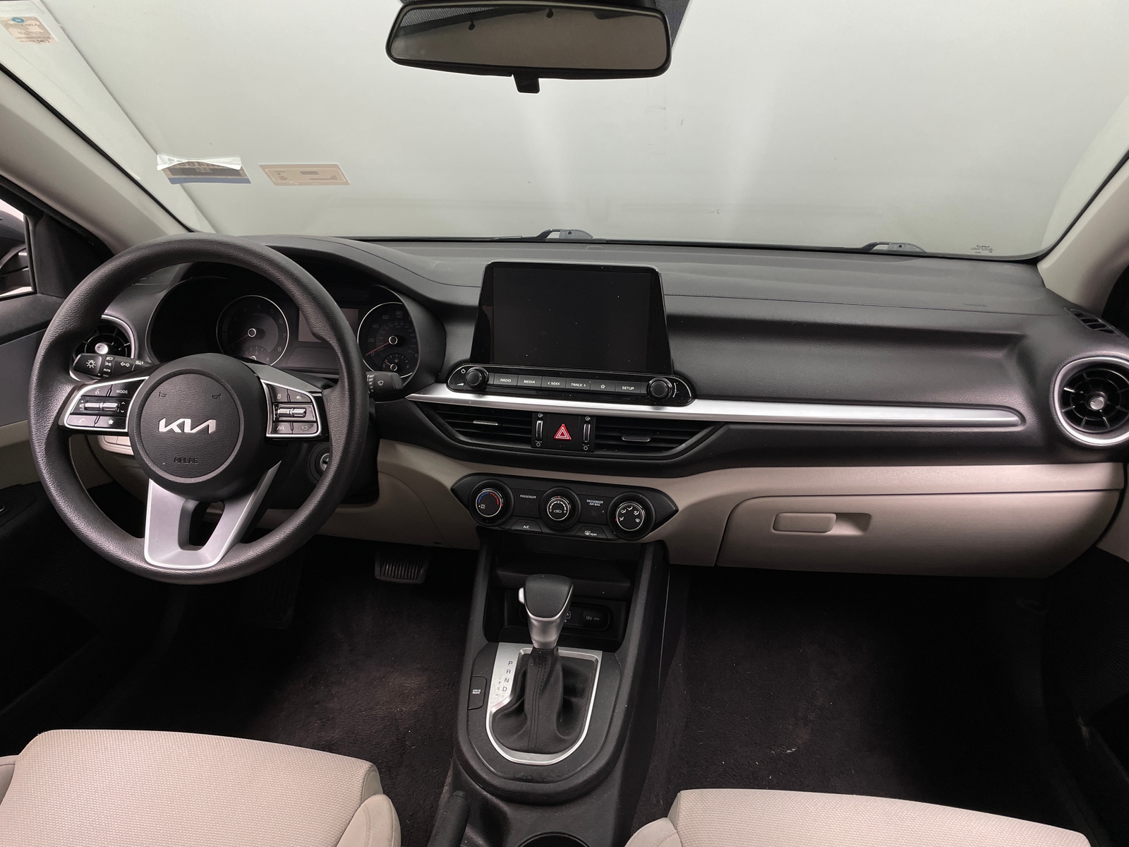 Thumbnail: 2022 Kia Forte - 3