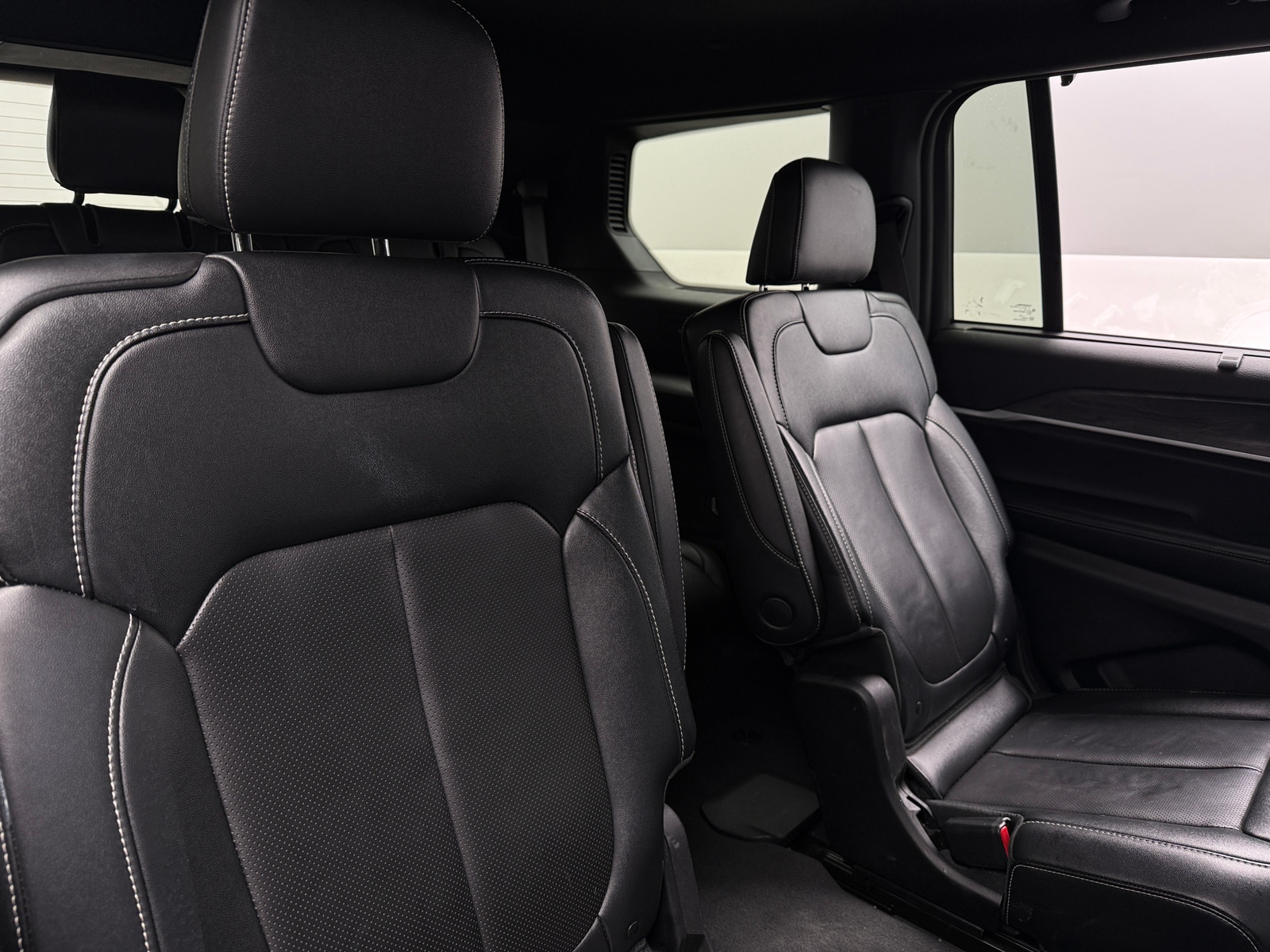 Thumbnail: 2024 Jeep Grand Cherokee L - 5