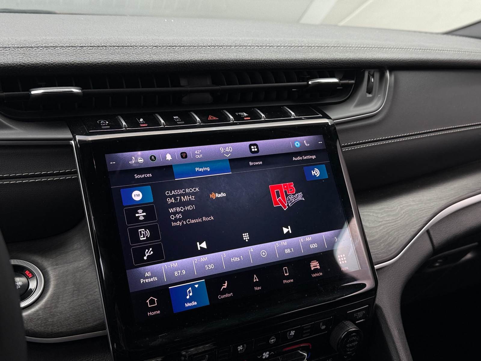 Thumbnail: 2024 Jeep Grand Cherokee L - 3