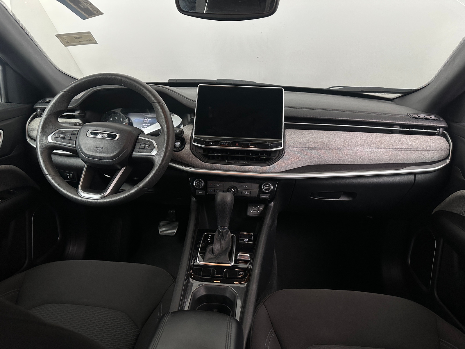 Thumbnail: 2023 Jeep Compass - 3