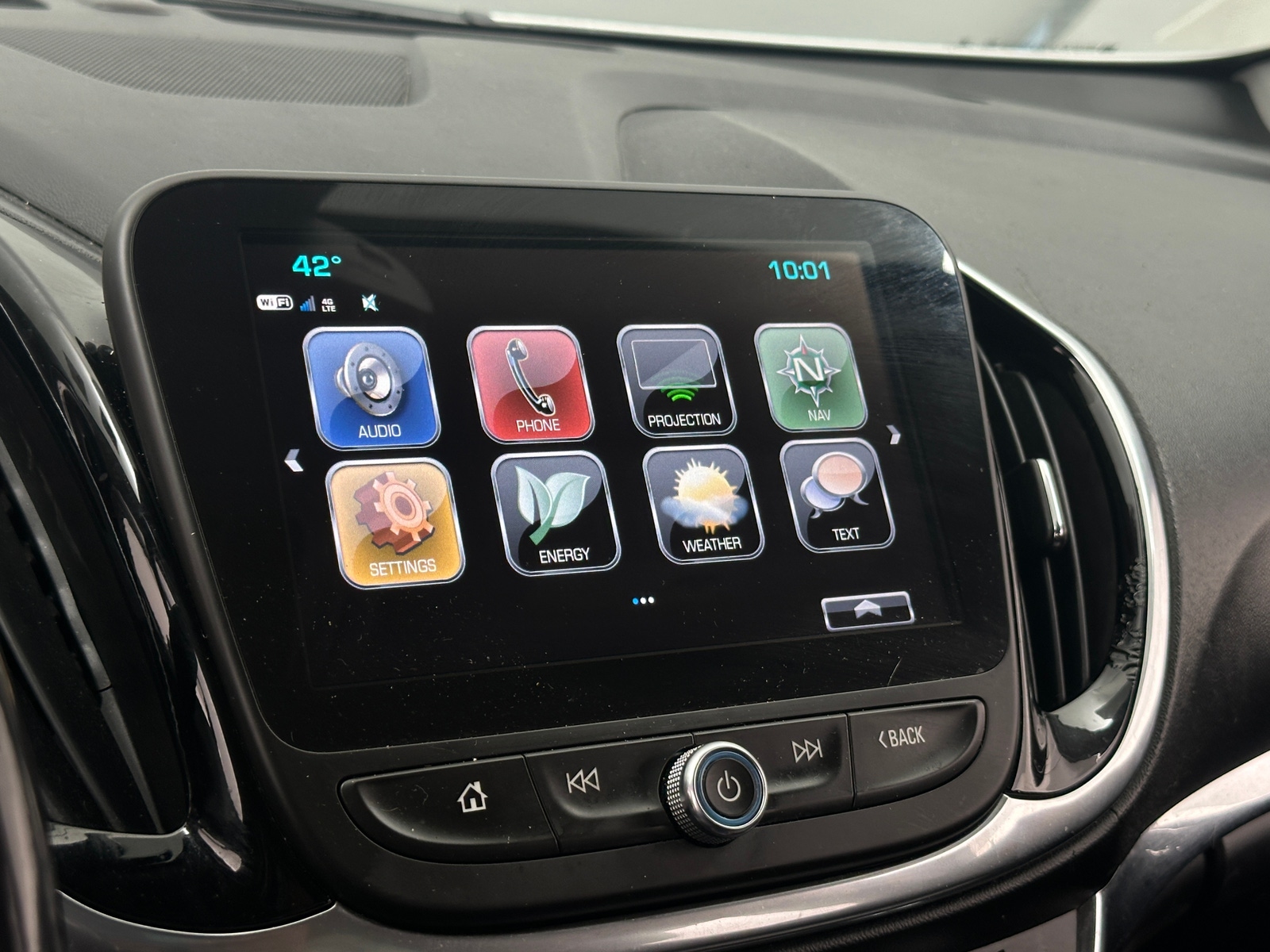 Thumbnail: 2018 Chevrolet Volt - 3