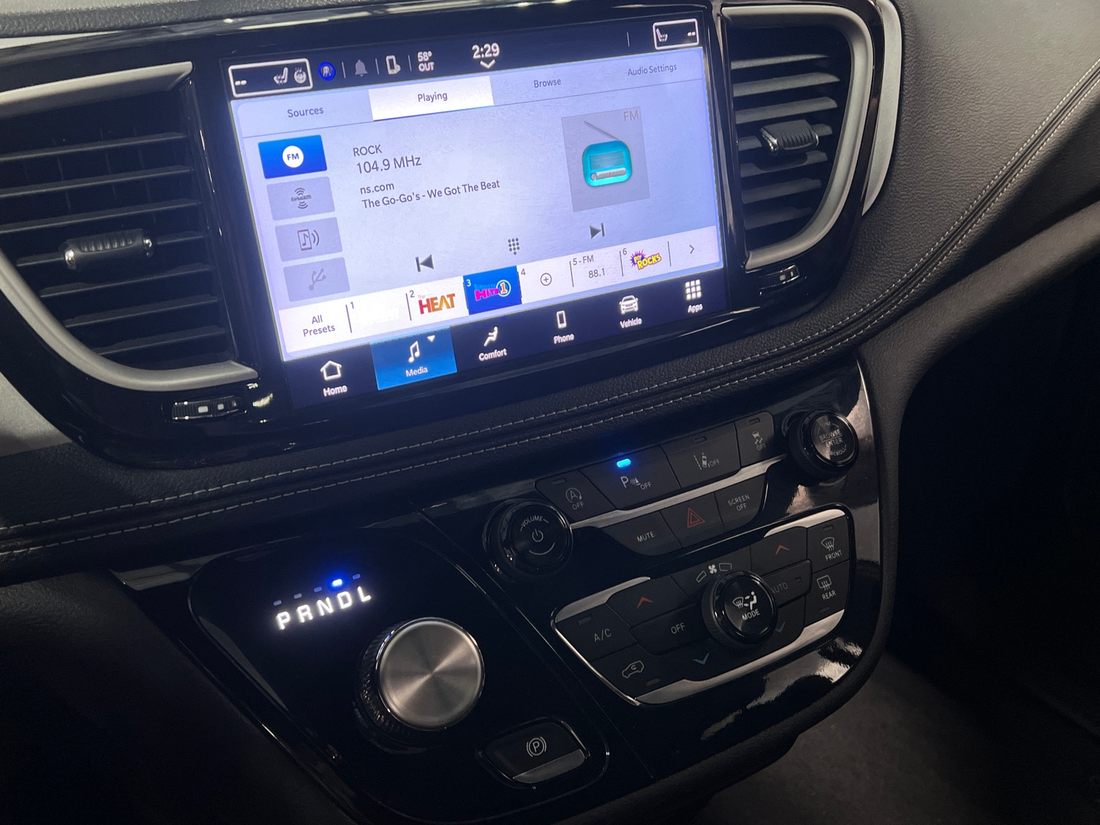 Thumbnail: 2024 Chrysler Pacifica - 4