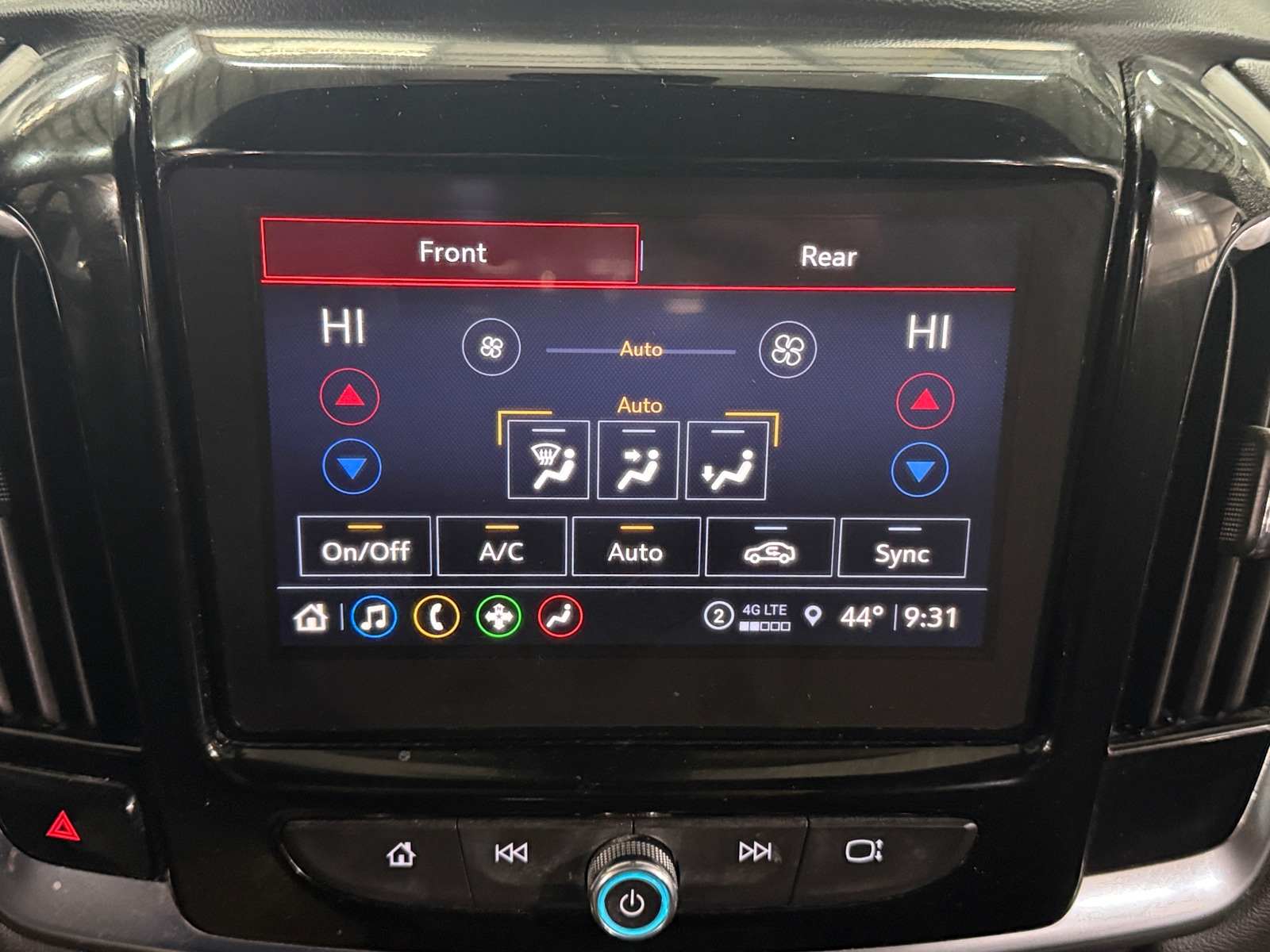 Thumbnail: 2023 Chevrolet Traverse - 4