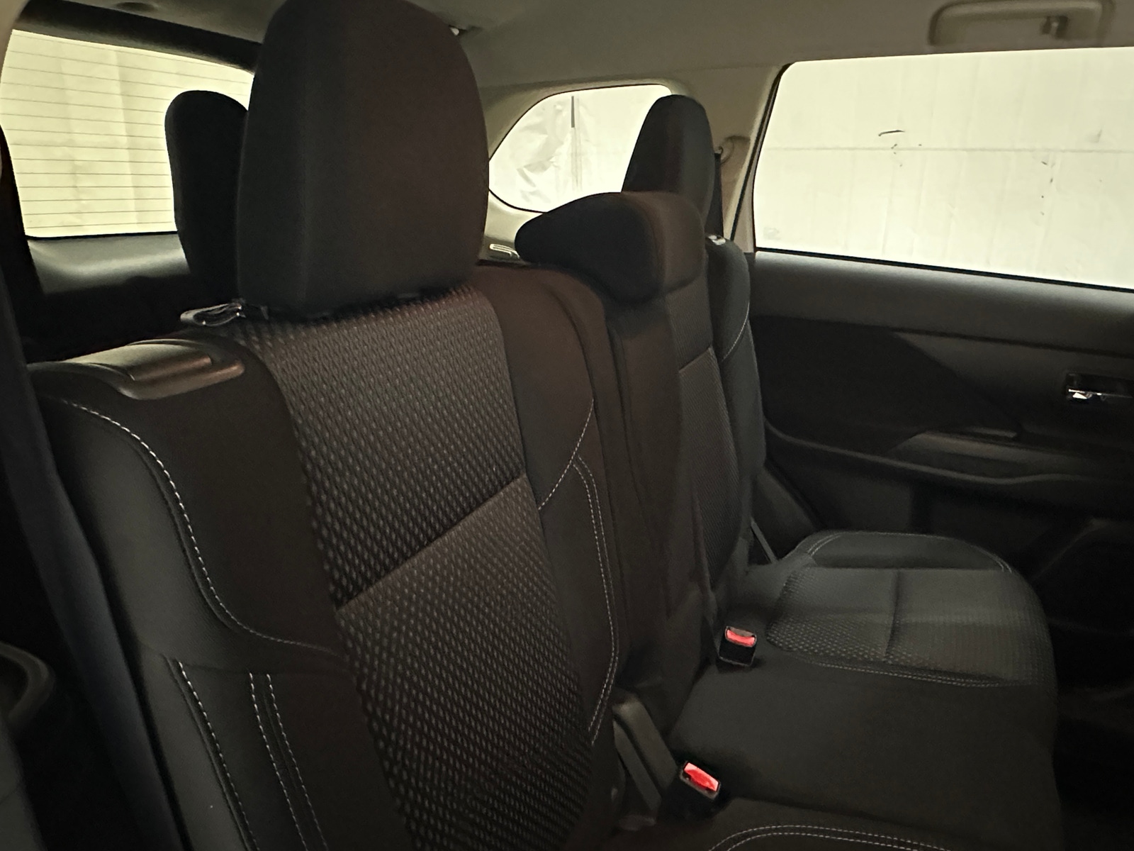 Thumbnail: 2020 Mitsubishi Outlander - 6