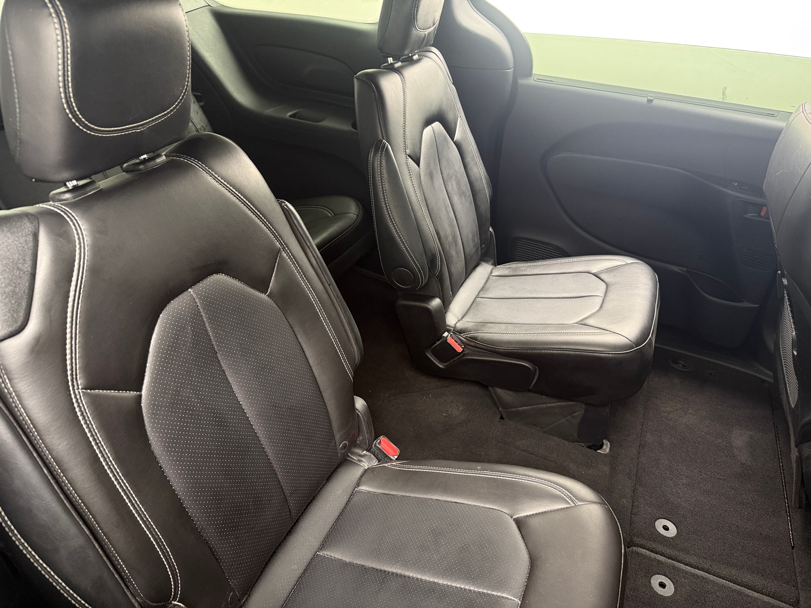 Thumbnail: 2025 Chrysler Pacifica - 5