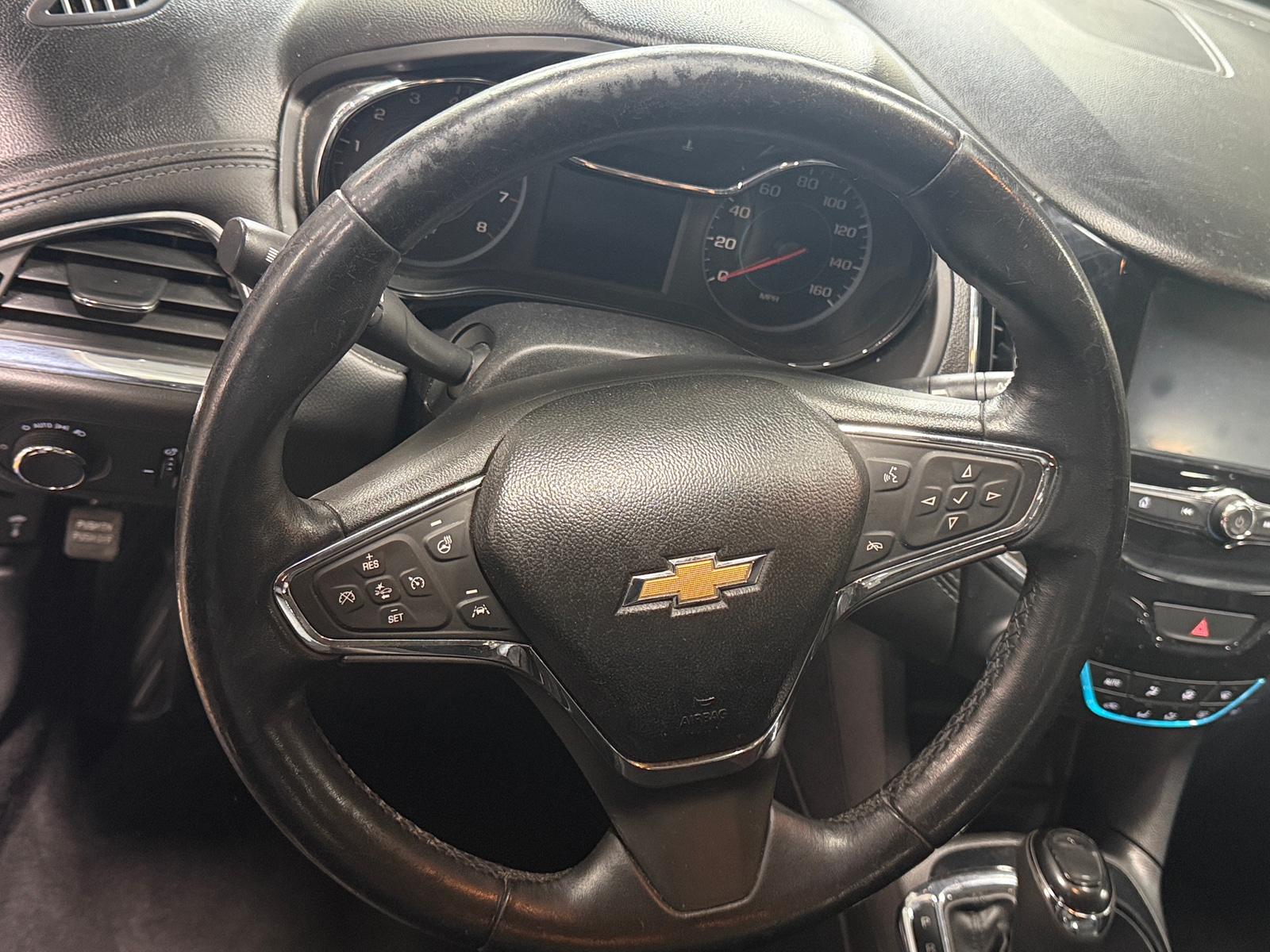 Thumbnail: 2018 Chevrolet Cruze - 4