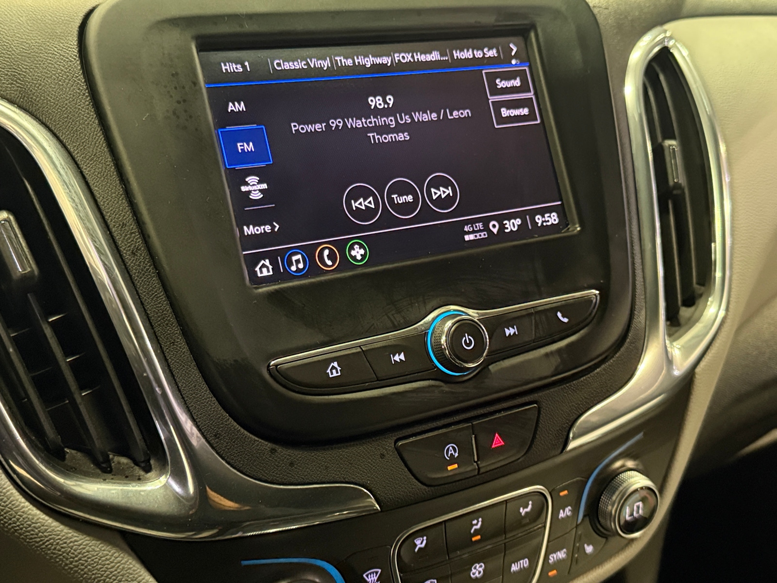 Thumbnail: 2023 Chevrolet Equinox - 4