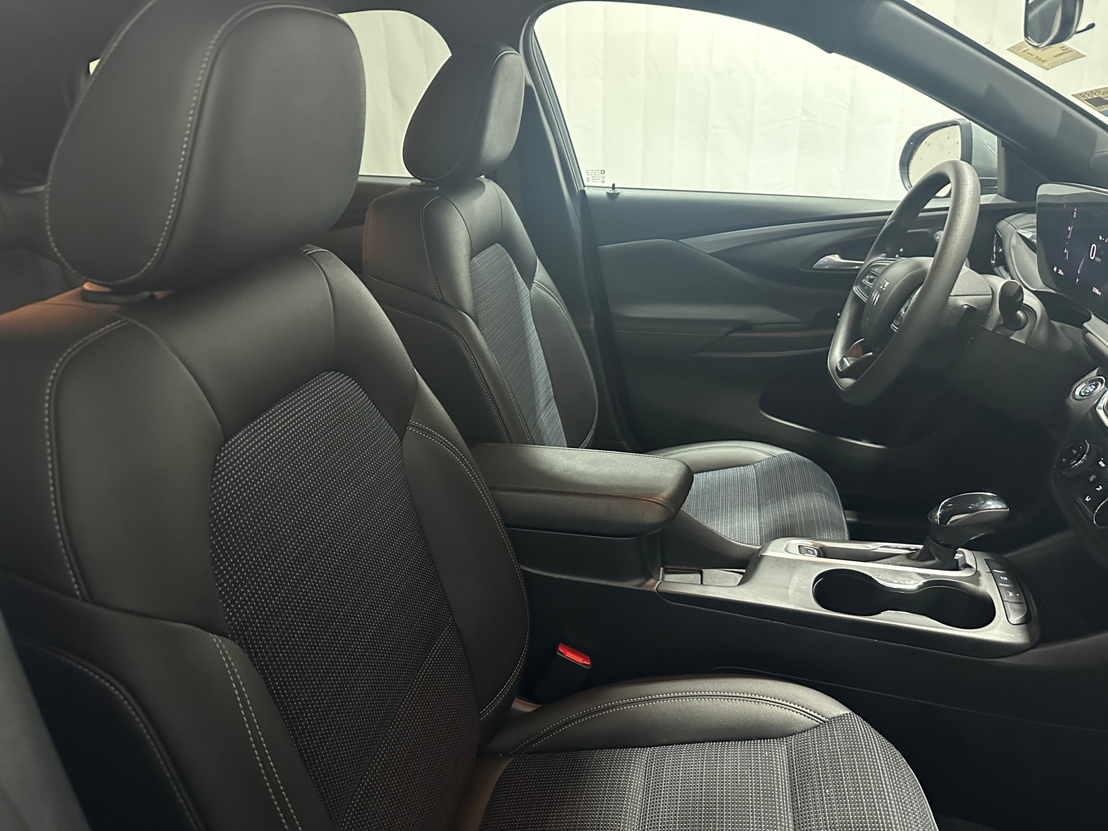 Thumbnail: 2025 Buick Envista - 2