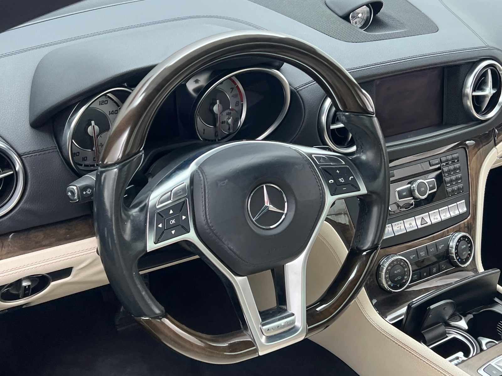 Thumbnail: 2015 Mercedes-Benz SL-Class - 3