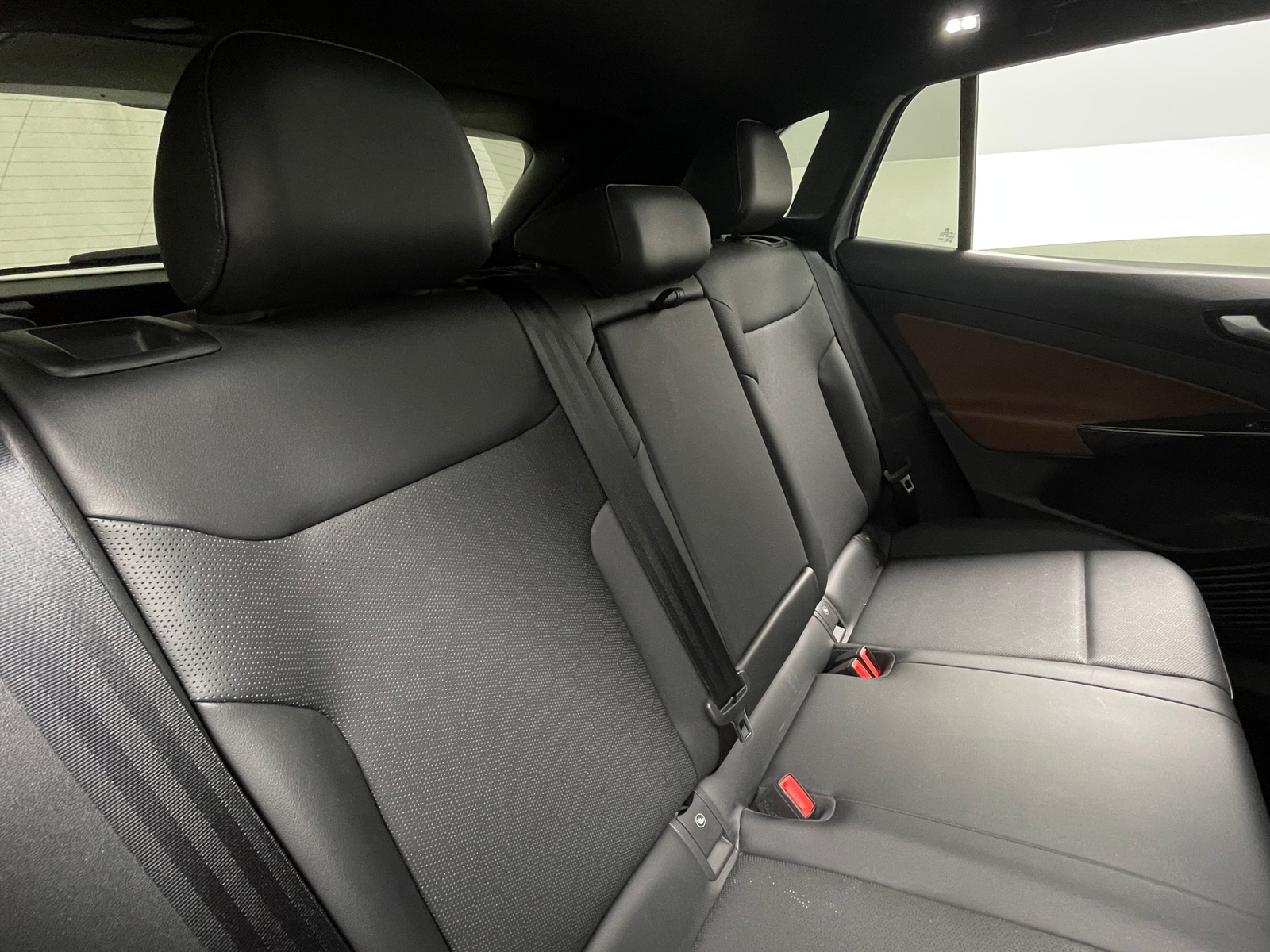 Thumbnail: 2022 Volkswagen ID.4 - 5