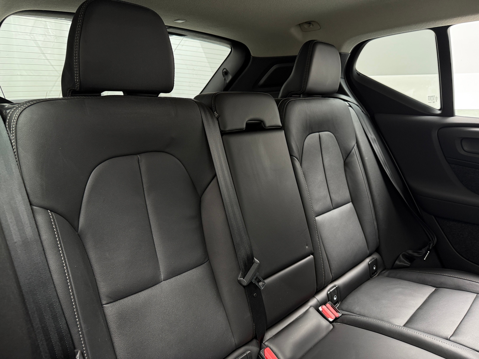 Thumbnail: 2025 Volvo XC40 - 6