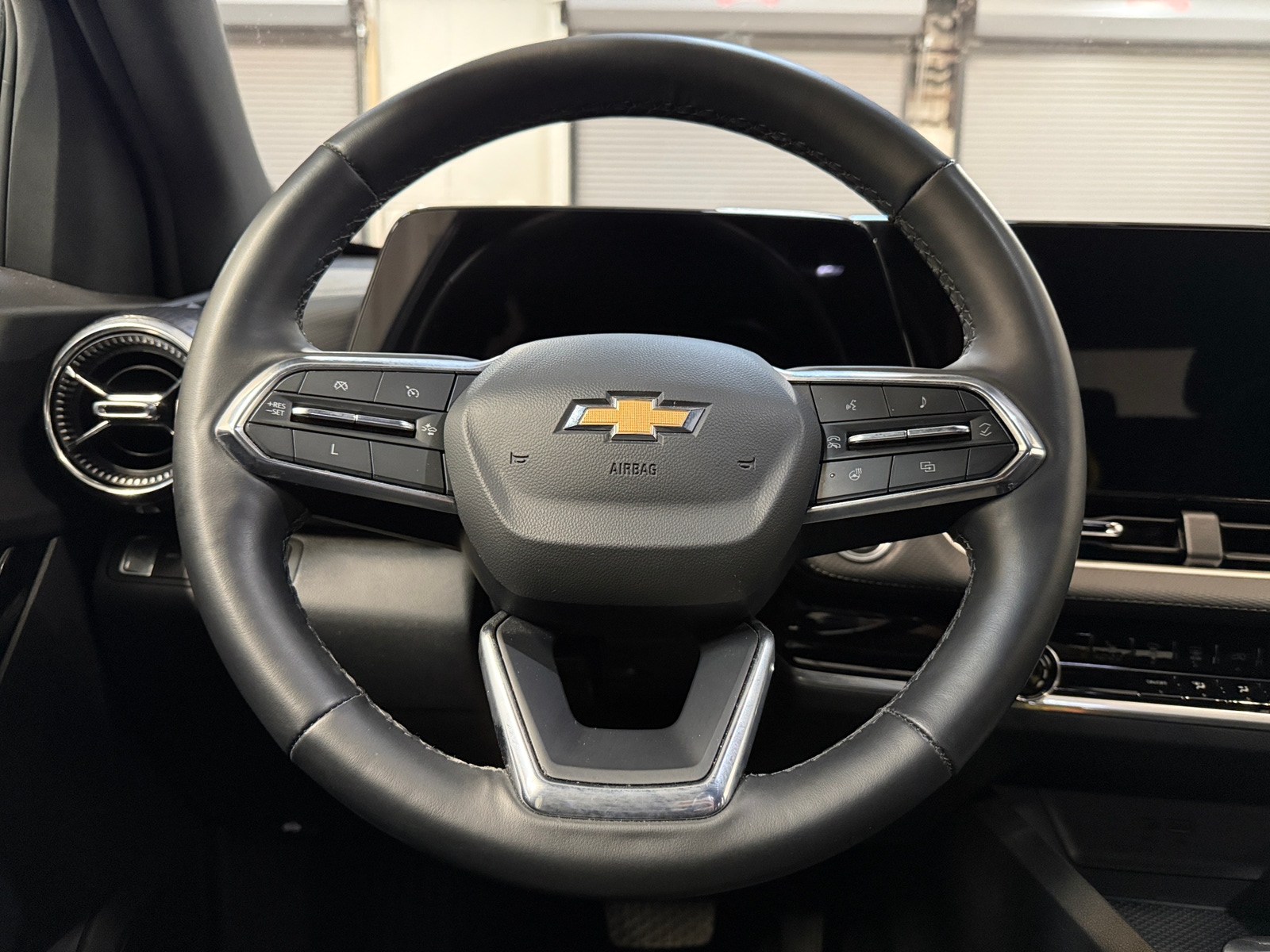 Thumbnail: 2025 Chevrolet Equinox - 5