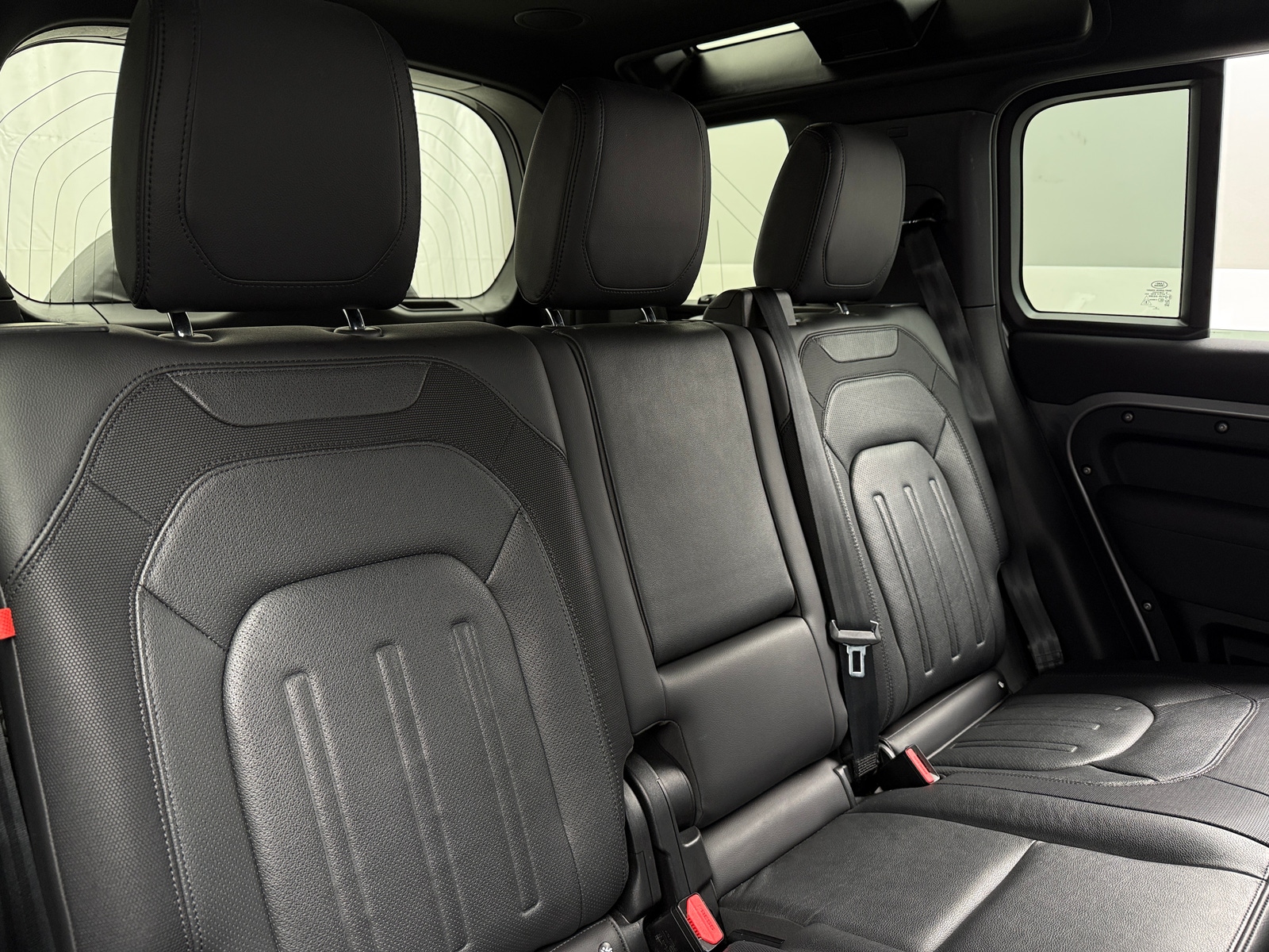 Thumbnail: 2022 Land Rover Defender - 5