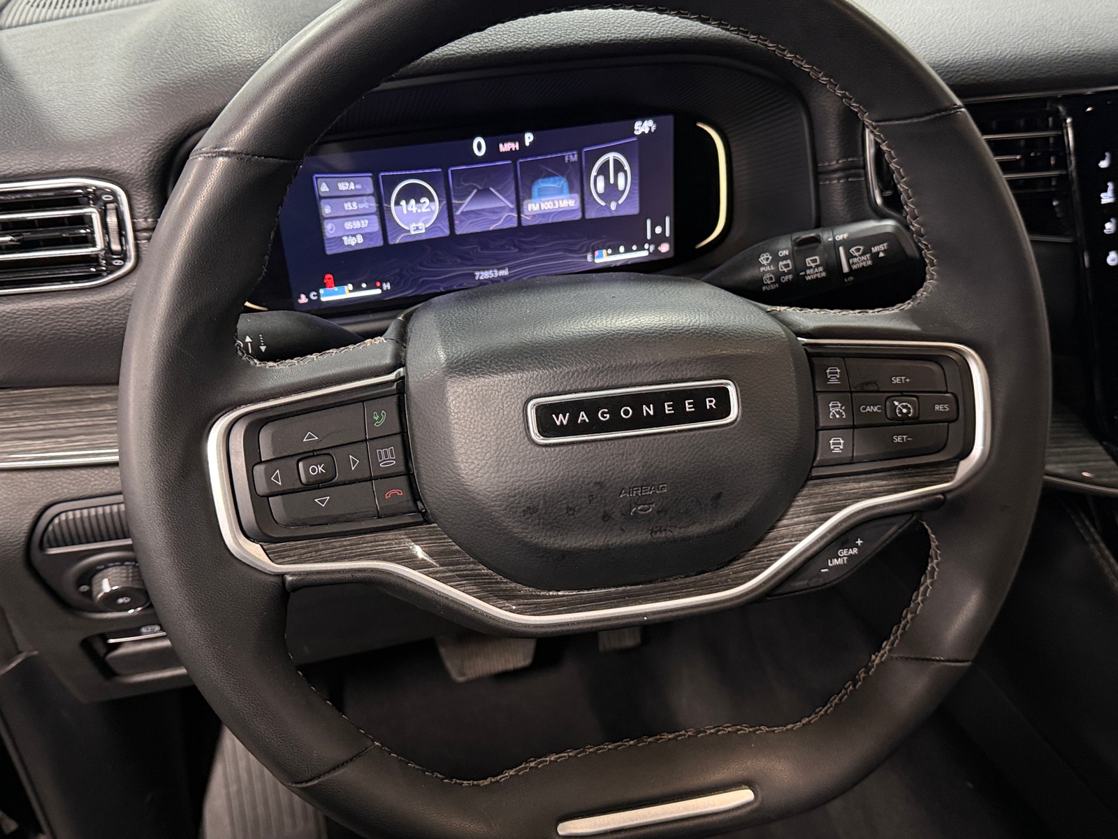 Thumbnail: 2022 Jeep Wagoneer - 4