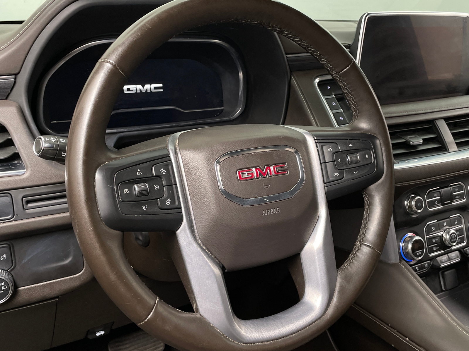 Thumbnail: 2023 GMC Yukon XL - 4