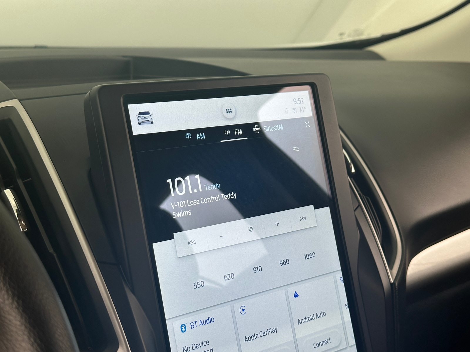 Thumbnail: 2021 Ford Edge - 4