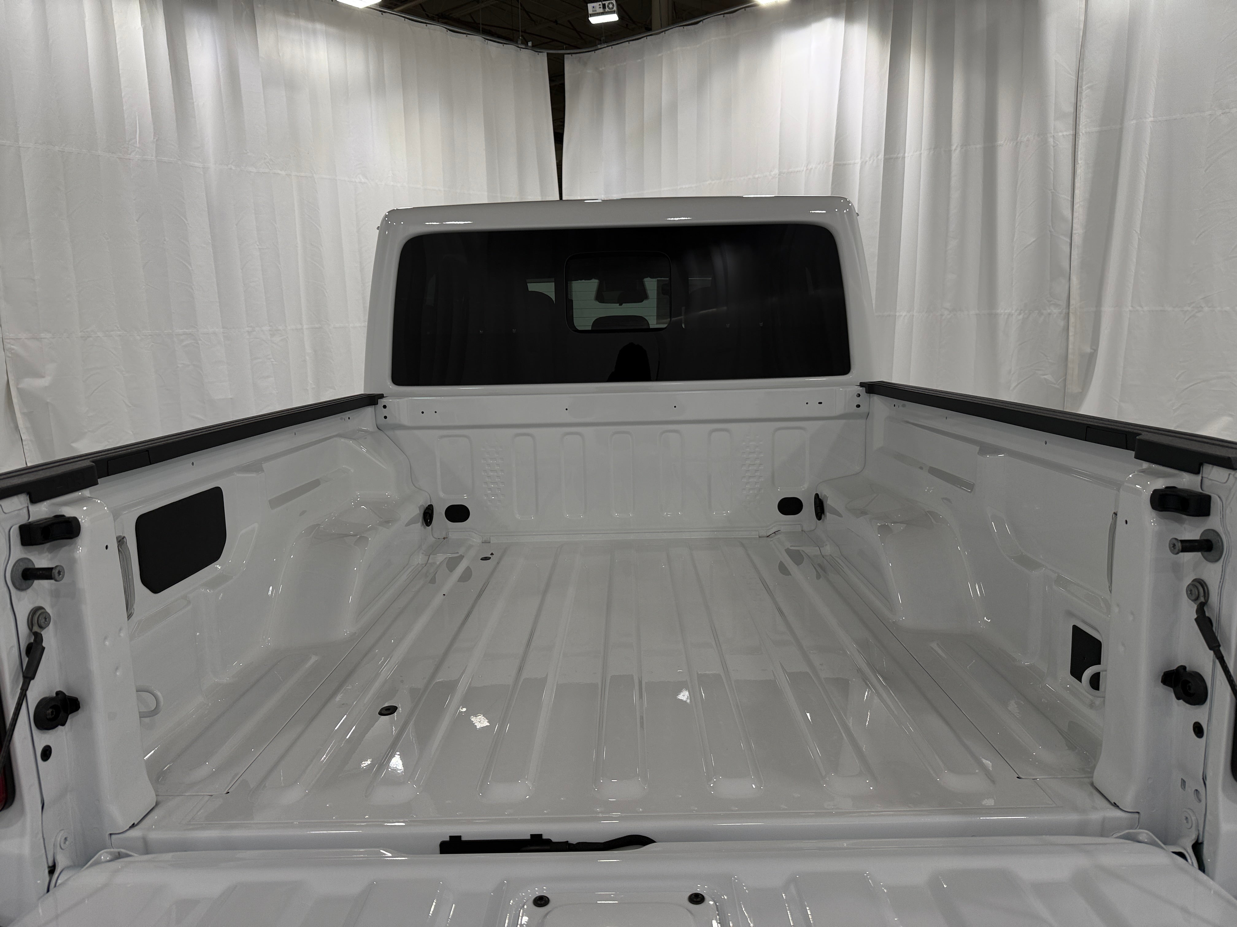 2026 Jeep Gladiator Sport S Auto's photo