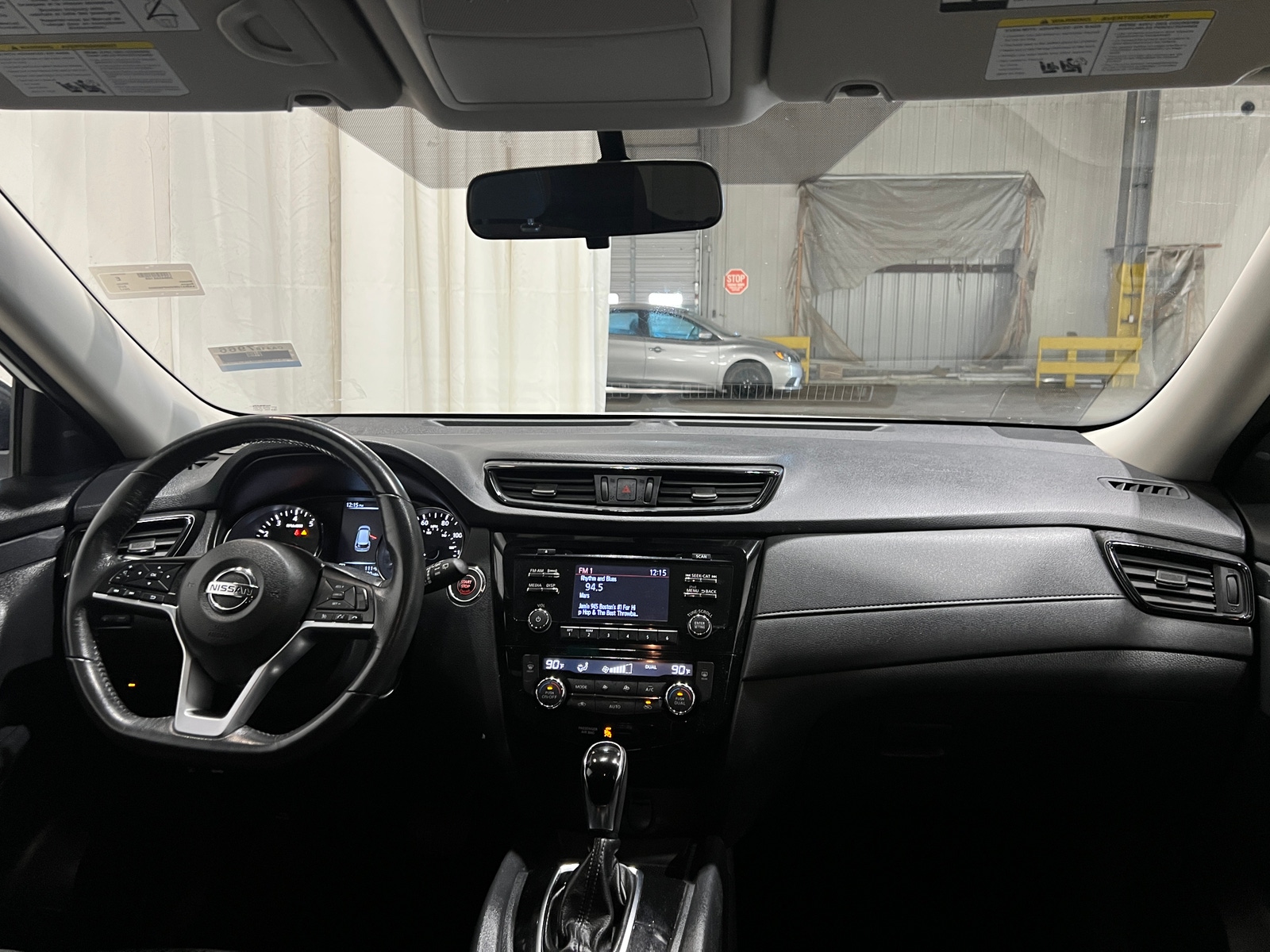 Thumbnail: 2017 Nissan Rogue - 3