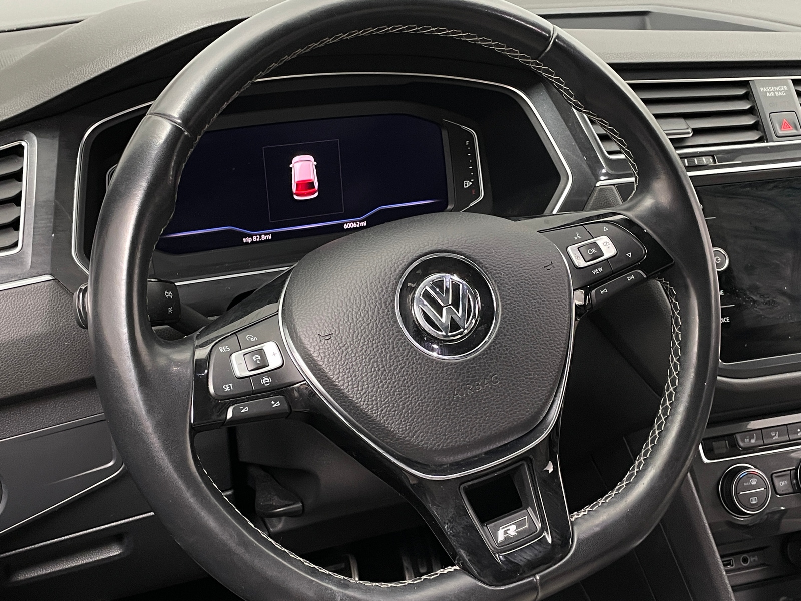 Thumbnail: 2019 Volkswagen Tiguan - 4