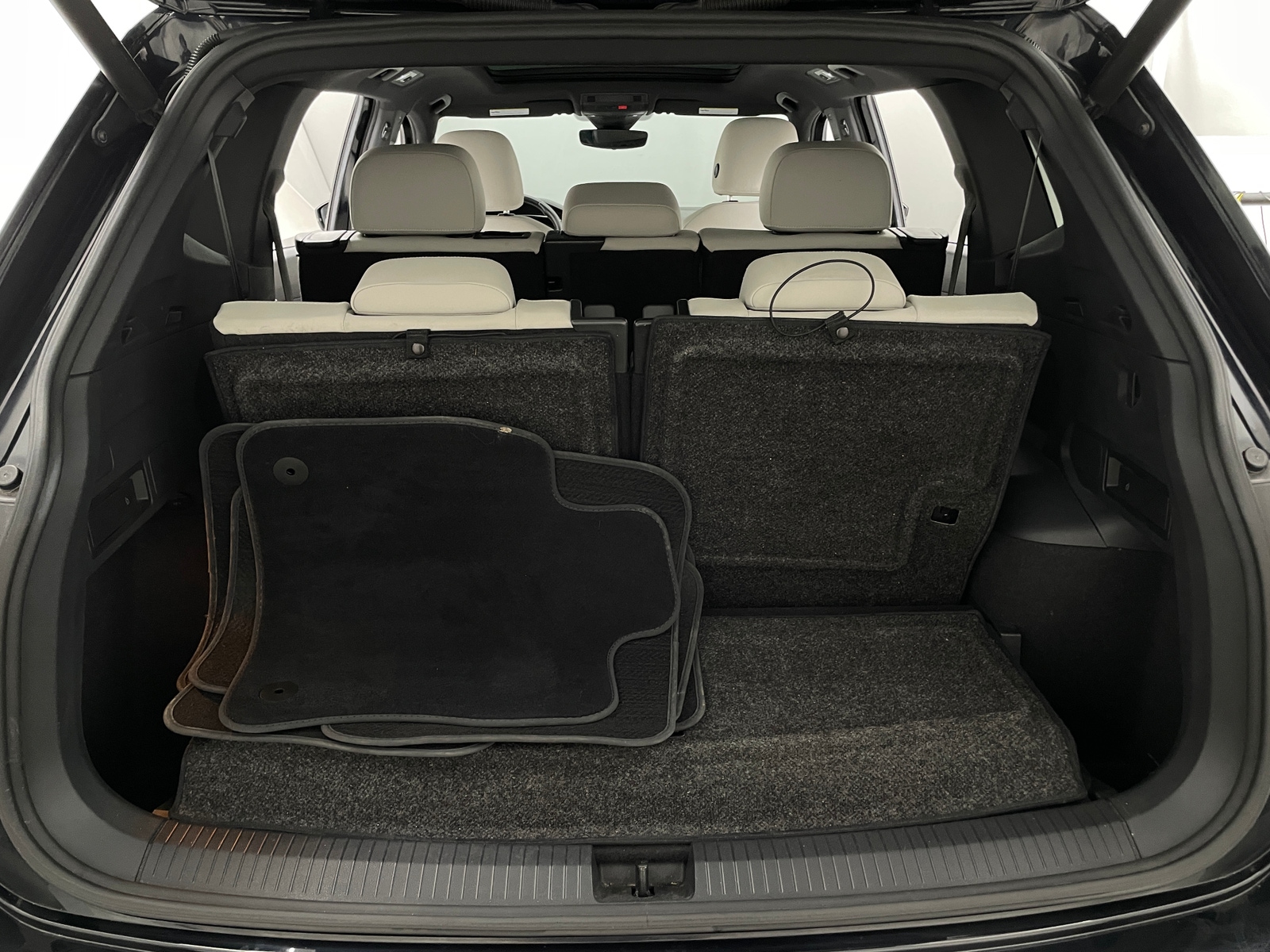 Thumbnail: 2019 Volkswagen Tiguan - 6