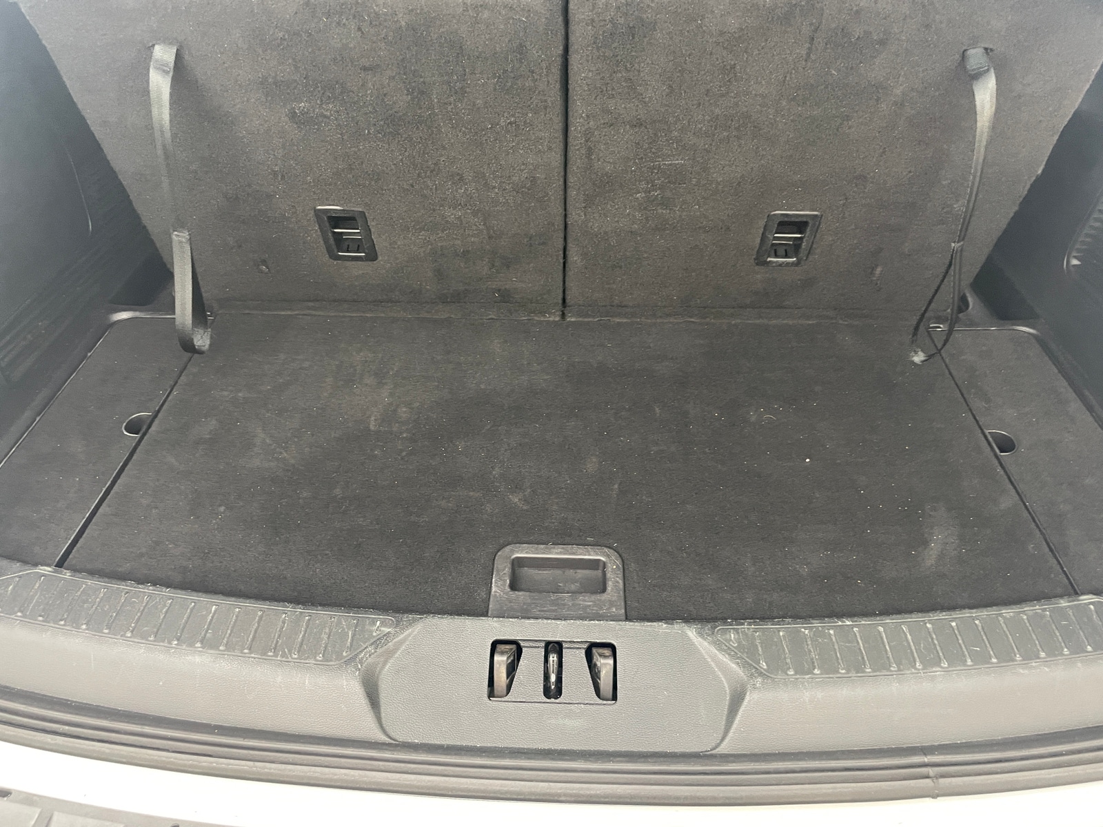 Thumbnail: 2022 Ford Explorer - 7